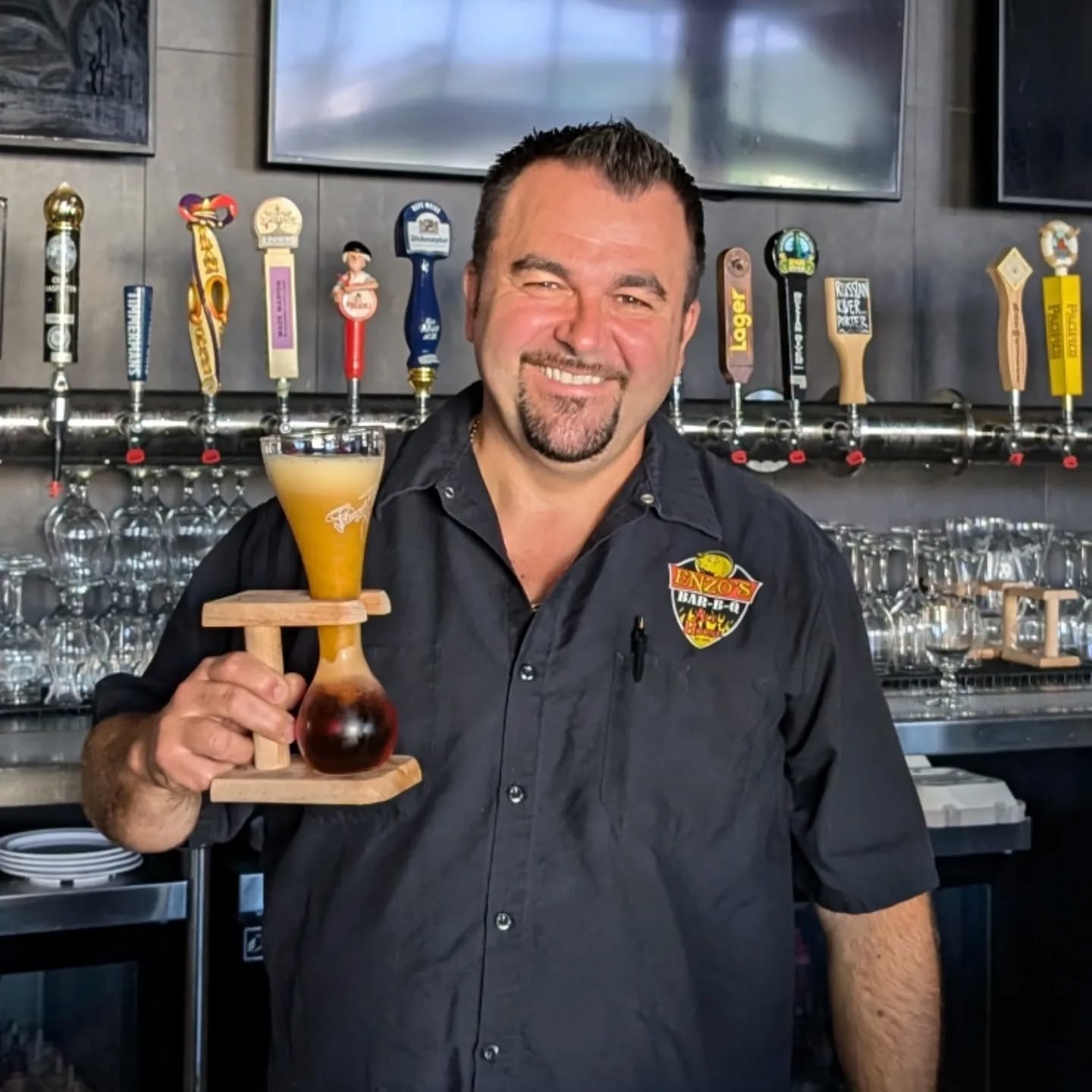 Enzo's BBQ Alehouse is serving up white whales! Amazing tap list of local brews, @russianriverbrewingofficial, Belgians and German lagers.
Enzo shares his love of beer and focus on quality with us. Take a listen to our latest episode wherever you get your podcasts.
#kwak #russianriverbrewing #enzo #bbqandbeer #bbq #beernerd #beerlover #beerme #beeroftheday #beerstagram #oceanside #supportlocal #podcast