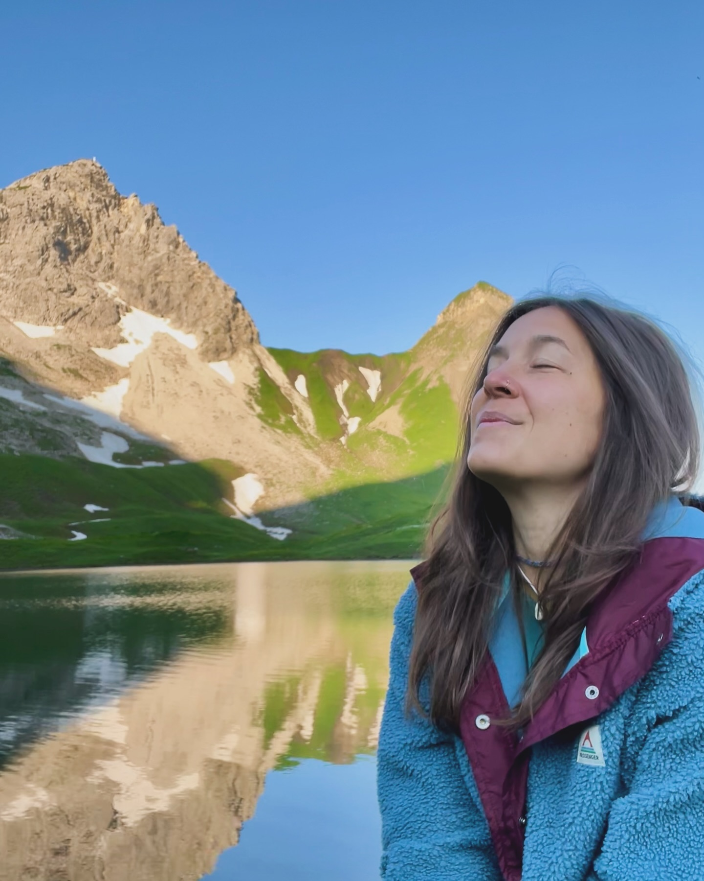 Take a moment to breath, to listen to the sound of your breath, to appreciate your inhale and exhale. Bring yourself back into this moment.
#takeamomenttobreathe #homeiswherethemountainsare #slowdon #hereandnow #inhaleandexhale