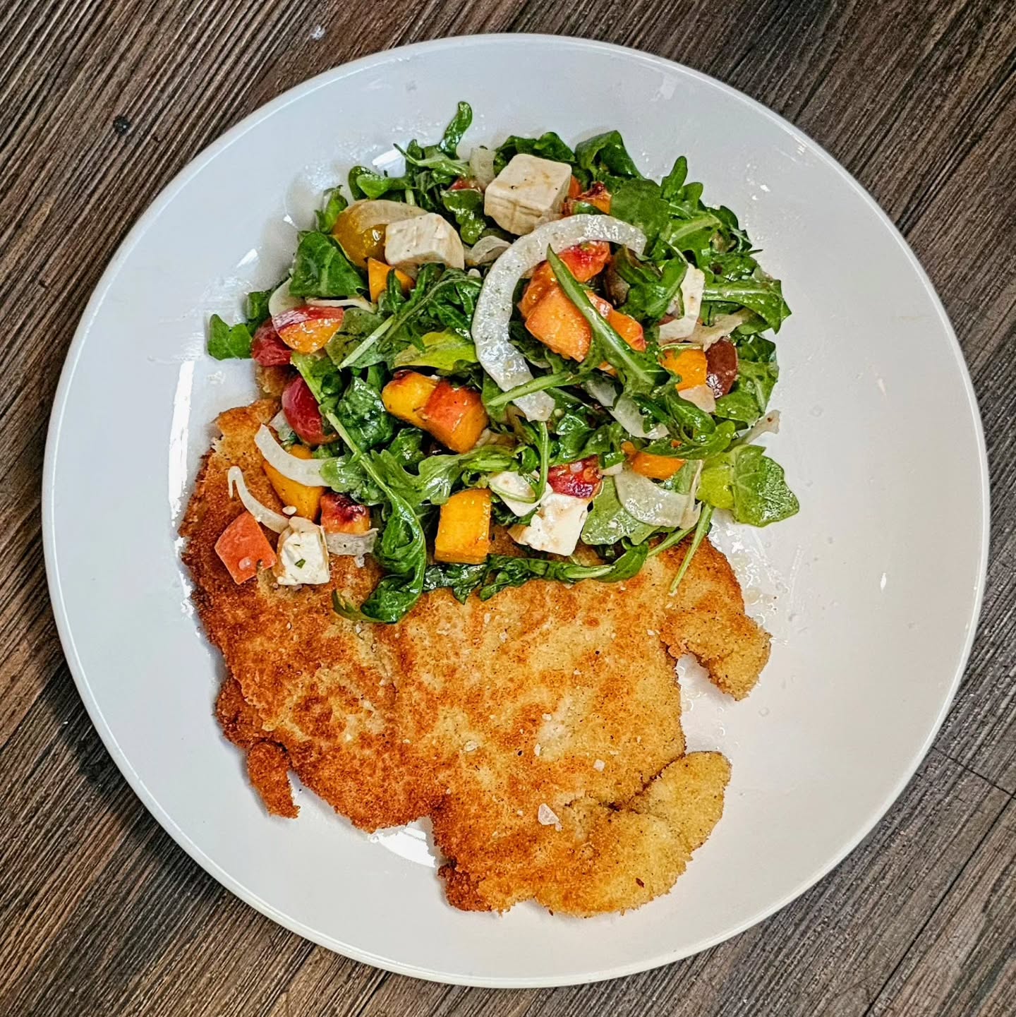 Chicken Milanese. Frog Hollow Peaches. Marinated cherry tomatoes. Euphrates feta. Shaved fennel. Arugula. Zinfandel vinaigrette.
#bostonfood #bostonfoodies #boston #bostoneats #bostonfoodie #foodie #eaterboston #food #foodporn #bostonrestaurants #foodstagram #massachusetts #bestfoodboston #foodphotography #bostonma #instafood #bostonfoodgram #bosfeed #yummy #eatboston #foodies #eastcoastfoodies #delicious #bostonchefs #bostonfoodguide #southie #friedchicken #chicken #feta #peaches