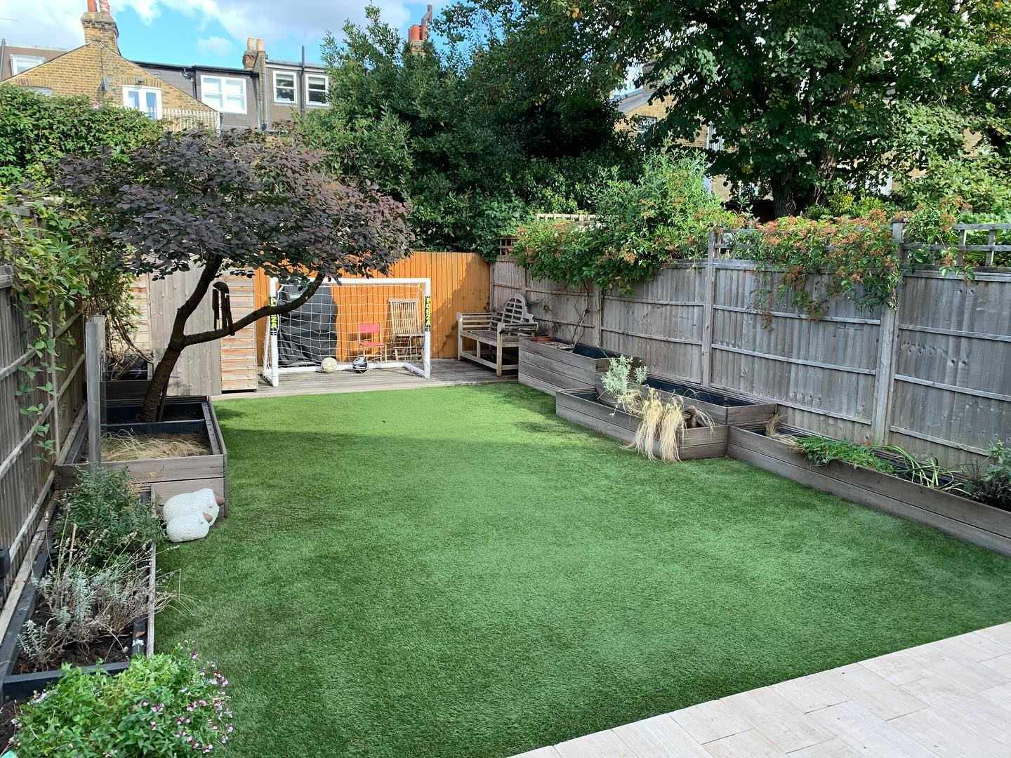 Förvandla din trädgård idag! ✨🌳
✅ Använd ditt rutbidrag vid betalaning
🔸Trädgårdsröjning
🔸Häckklippning
🔸Beskärning
🔸Ogräsrensning
🔸Gräsklippning