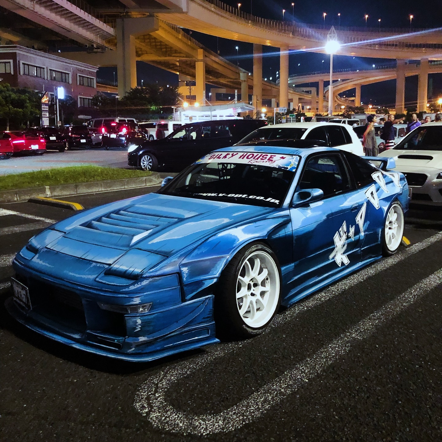 Anime 180sx S13 @ Daikoku PA 💙
🚙💨: @396motoring
#シルビア#nissan #nissansilvia #silviarepublic #schassis #schassisloyalty #180sx #drift #driftcar #sr20 #sr20det #schassissocialclub #schassis #240sx #240sxnation #180sxgram #driftfamily #jdm #jdmlife #jdmgram #jdmnation #jdmcars #jdmculture #jdmlifestyle #jdmdaily #jdmsociety #jdmlove #silviataste #speedhunters #superstreet #srheritagejapan
