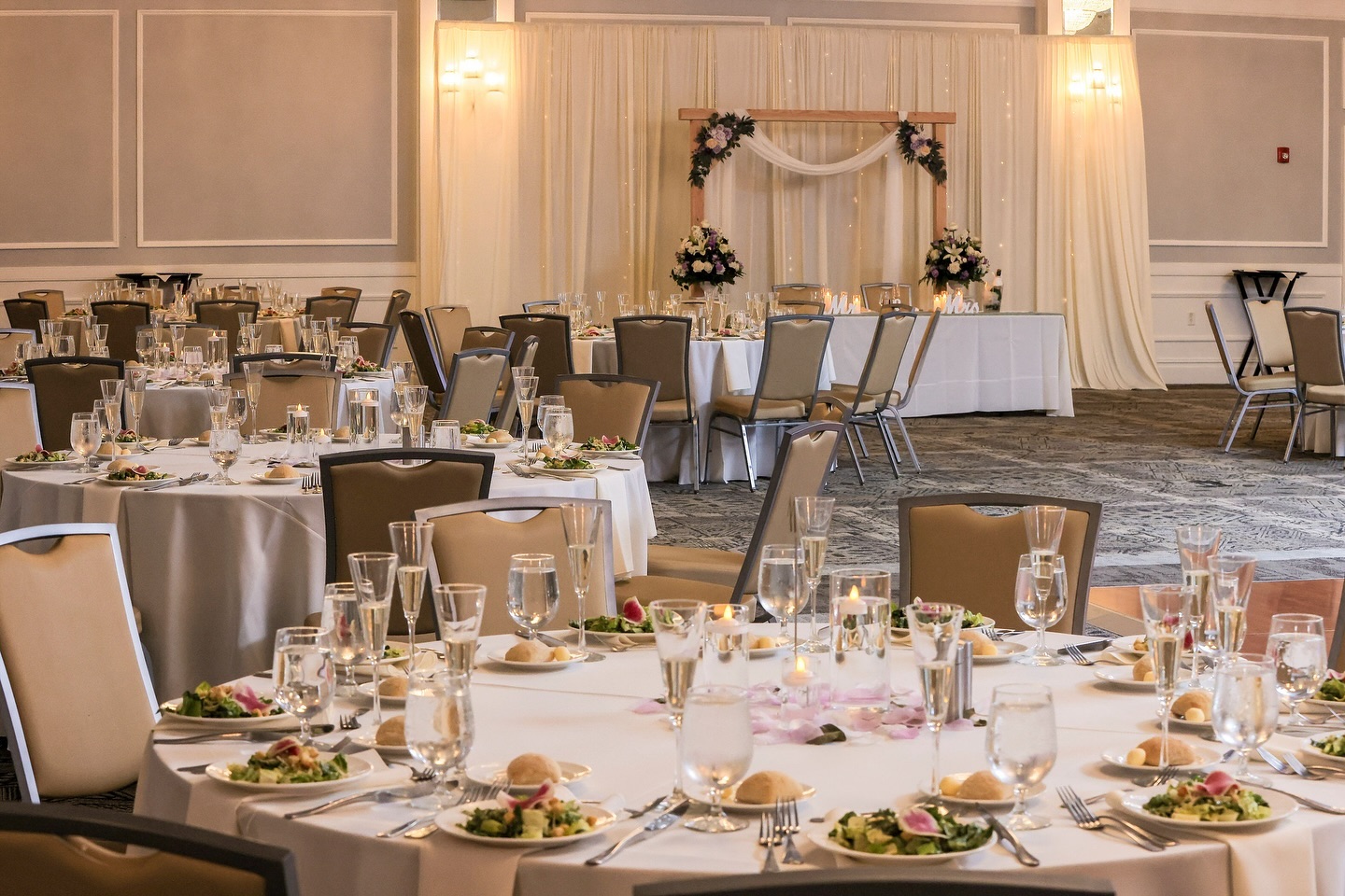 ✨ Elegant details and timeless moments. Our stunning venue is ready to make your special day unforgettable. Book your dream wedding with us and let the magic unfold. 💍 #WeddingVenue #DreamWedding #WeddingInspiration #SayIDo
📸by Paul Saunders paul@psphotography.com