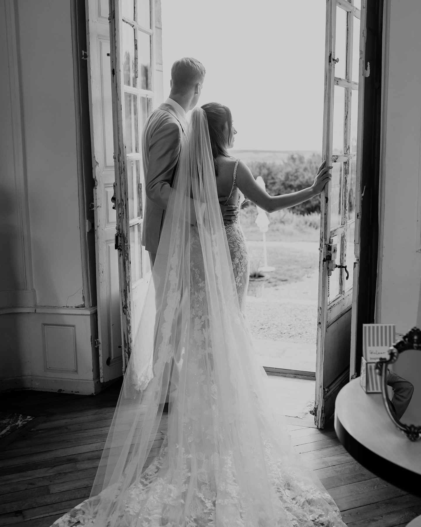 The unique and heartwarming wedding of our lovely bridal couple Marina and Max at the Château du Feÿ. Being able to accompany weddings with our team is a celebration. We can’t wait to share the film with you!
#wedding #luxury #chateau #france #weddingfilm
