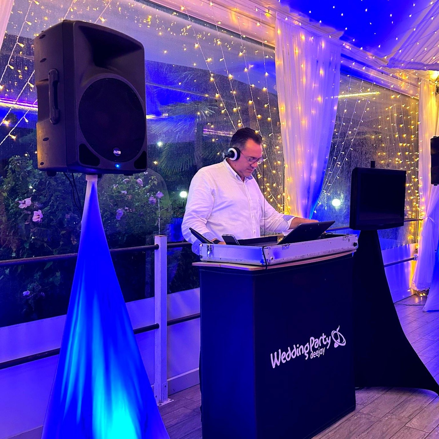 ๐ Wedding Party - DJ & Light Design ๐
Villa Laghetto Moncherรฌ - Cuirone di Vergiate
Trasforma il giorno piรน importante della tua vita in un'esperienza indimenticabile con il nostro esclusivo servizio di Deejay & Light Design per matrimoni, offerto presso l'elegante Villa Laghetto Moncherรฌ a Cuirone di Vergiate.
๐ง Deejay Professionista: Lascia che la colonna sonora del tuo matrimonio sia curata da un DJ esperto che saprร creare l'atmosfera perfetta, personalizzando la playlist secondo i tuoi gusti e quelli dei tuoi ospiti. Che tu desideri una serata elegante e raffinata o una festa scatenata, siamo pronti a far ballare tutti fino a tarda notte!
โจ Light Design Esclusivo: Illumina il tuo matrimonio con un light design studiato su misura per valorizzare la bellezza unica della Villa Laghetto Moncherรฌ. Luci soffuse, giochi di colore e scenografie luminose creeranno un'ambientazione da sogno, rendendo ogni momento ancora piรน speciale.
๐ Villa Laghetto Moncherรฌ: Questa location mozzafiato, immersa nella natura, offre il perfetto equilibrio tra eleganza e intimitร . Con il nostro servizio di DJ e Light Design, esalteremo la magia della villa, creando un'atmosfera da favola che renderร il tuo matrimonio un evento memorabile.
Prenota ora il tuo Wedding Party e lascia che la magia abbia inizio! Ogni dettaglio sarร curato per rendere il tuo giorno unico e perfetto, proprio come lo hai sempre sognato.
Per informazioni e prenotazioni, contattaci oggi stesso!
+39 392 4964392
#weddingparty #villa #matrimonio #djset #lightdesign #danceanni90