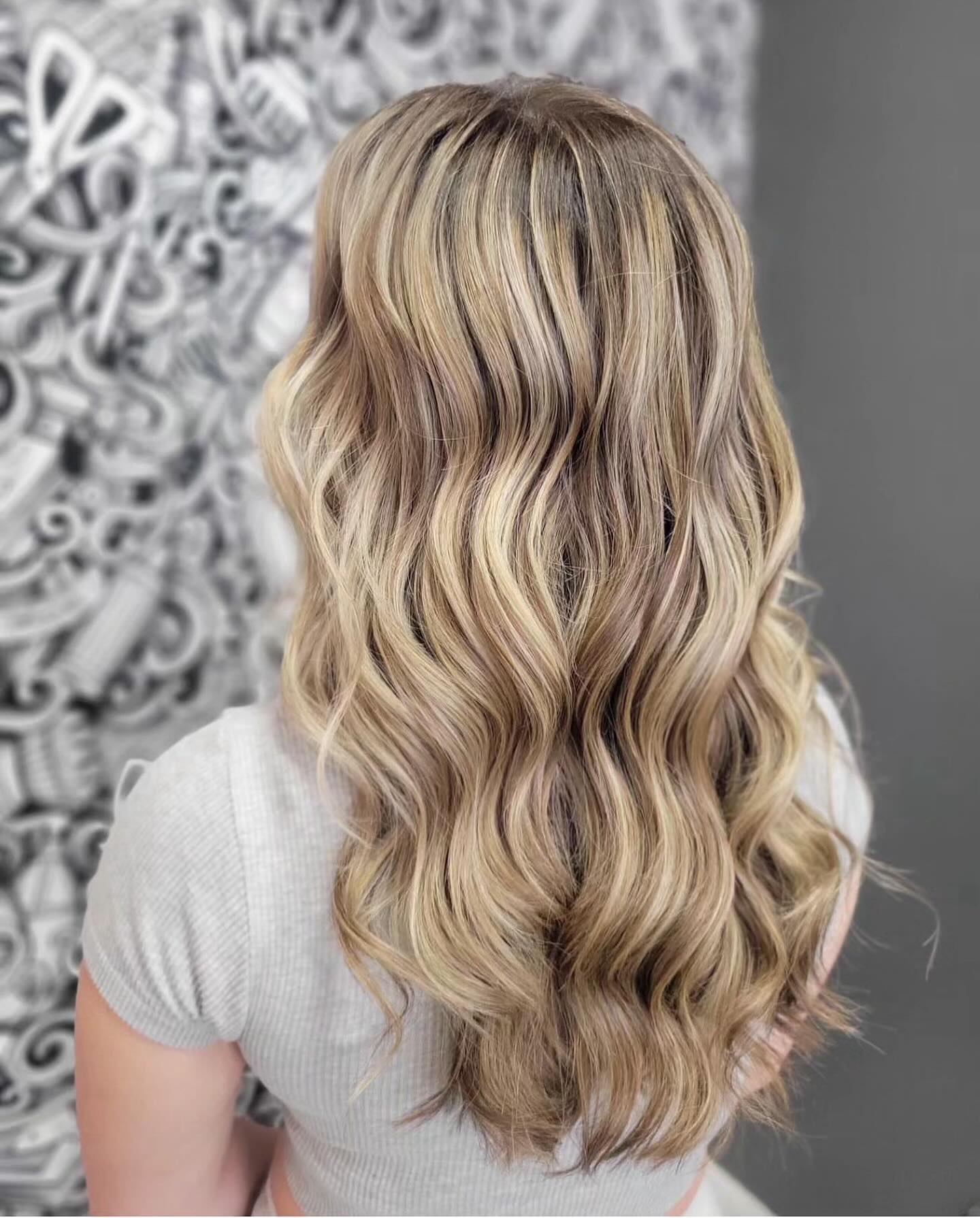 Low maintenance blonde || Hair by Heather ✨
HEATHER’S HOURS TUES/THURS/SAT 9AM-2PM!
•
•
•
#newburyport #nbptliving #nbptlife #nbpt #hair #salon #newburyportma #nbptsalon #hairsalon #haircolor #blonde #foils #highlights #haireducation #hairstylist #hairstagram #hairfashion #hairgoals #hairideas