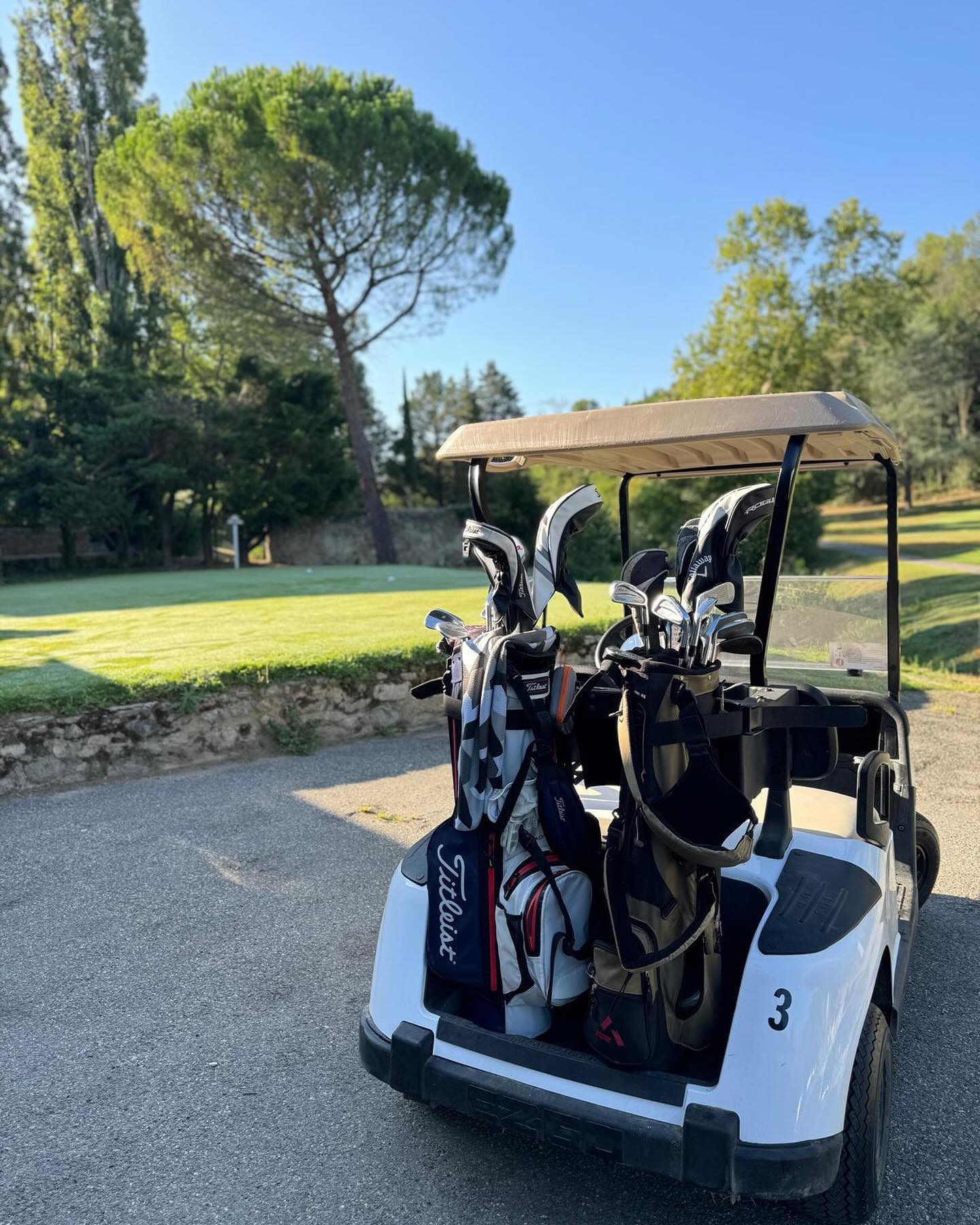 Golfing in Carcassonne ⛳️ #carcassonnegolfclub #carcassonne🇫🇷 #southoffrance #golf