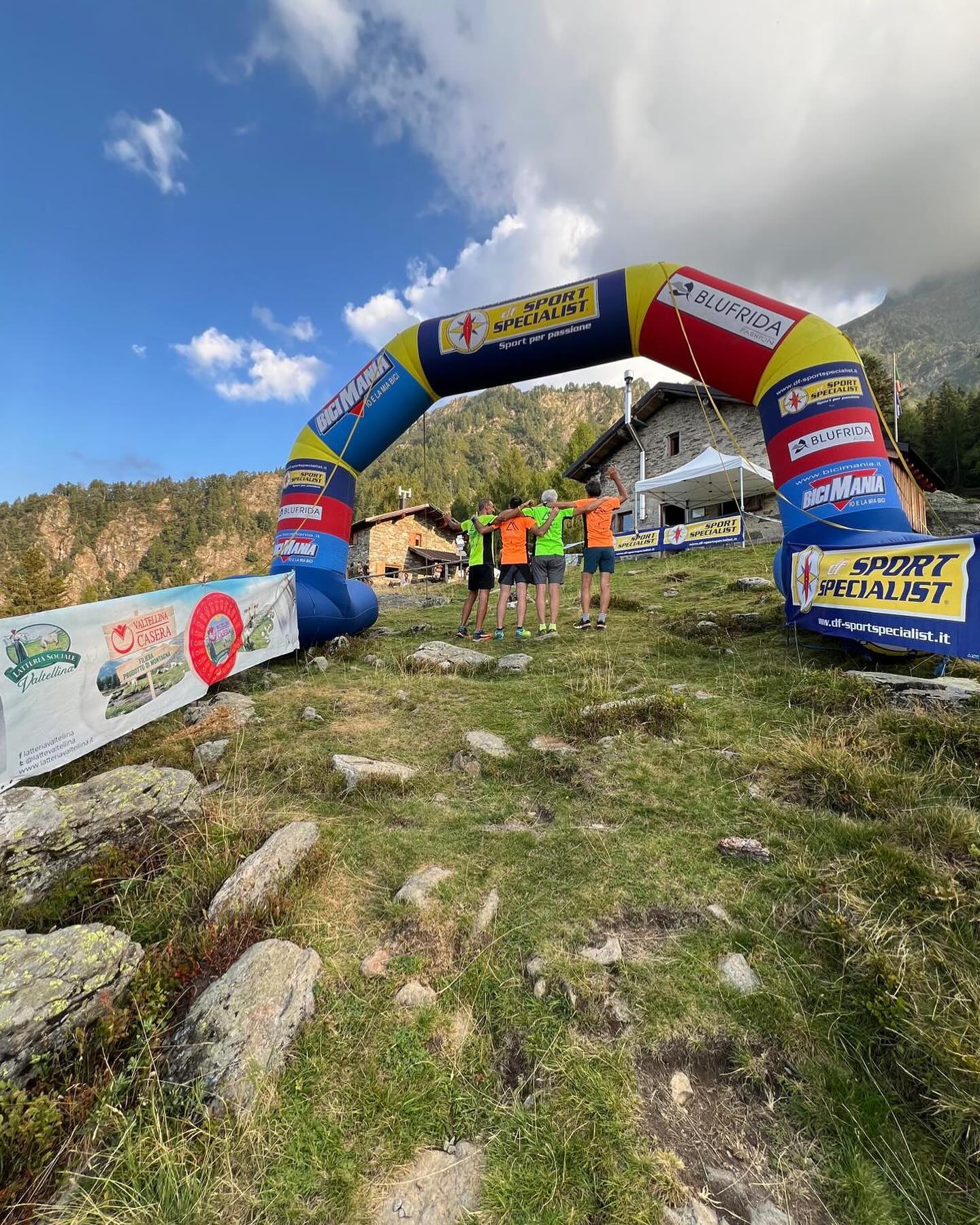 Pronti per una nuova #verticalscoggione2024🏃🏼♂️🏃🏼♀️💪🏼
Vi aspettiamo domani all’arrivo 🤩