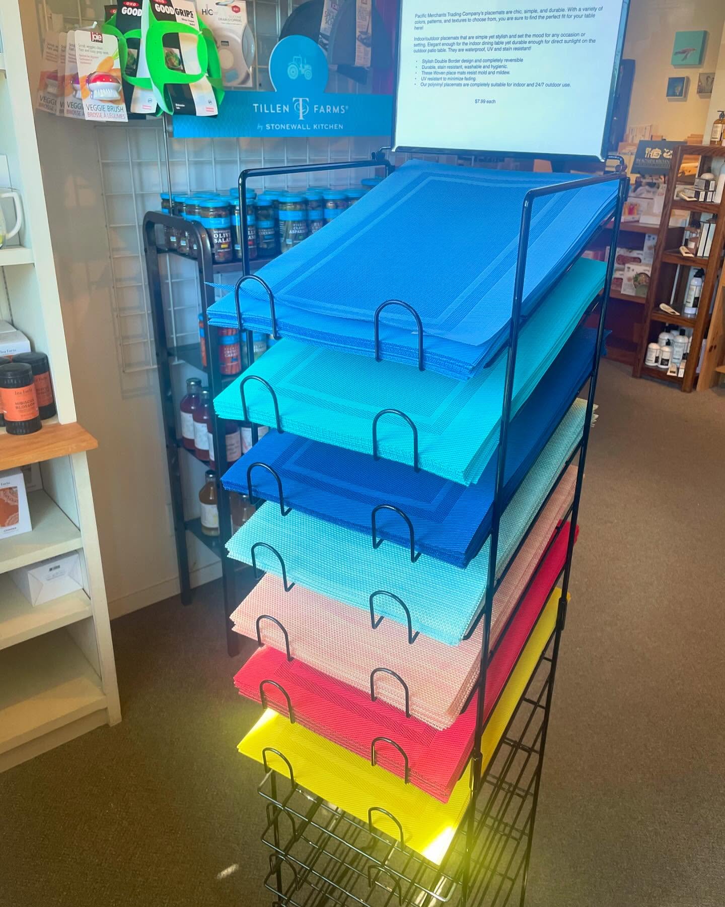 Back in stock! Laguna Placemats in a variety of colors. Chic, simple and durable, these indoor/outdoor placemats are waterproof and UV/stain resistant. Come in and pick yours out before we sell out again! #shopmendonoma #gualalaca #searanchcalifornia #shopsmall #shopsmallbusiness #TheKoastalKitchenShop #YourKreativeKitchenShop #KoastalKitchenGualala