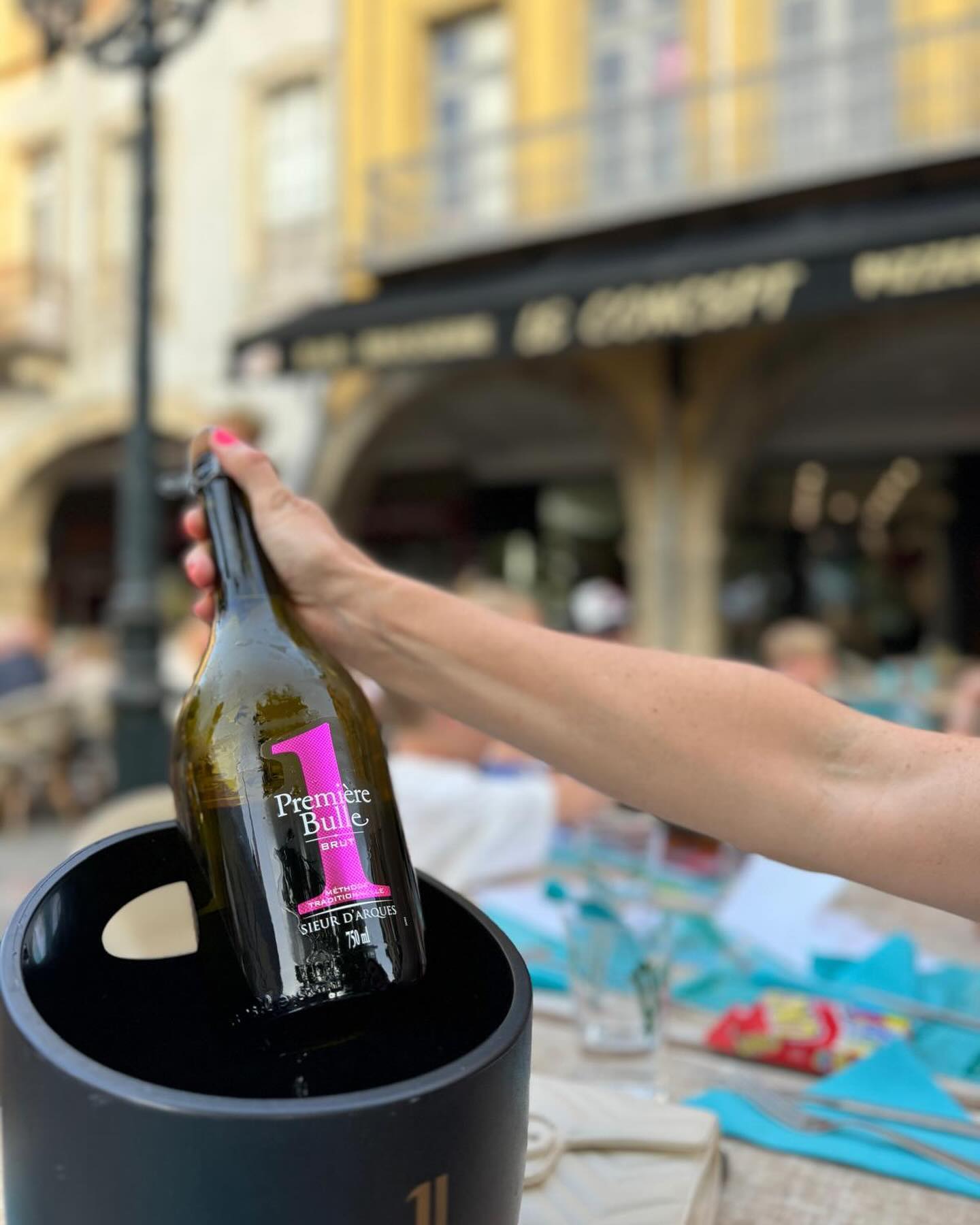 Dinner in Limoux, at Le Concept. Brasserie and Pizzeria. Very kid friendly. Reserve a table on a Tuesday evening and take in the vibe of the night market. Limoux is the famous home of two French sparkling wines- La Blanquette de Limoux and the Crémant. A must drink whilst in this region. 🍾 🥂 #premierbulle #sieurdarques #leconceplimoux #southoffrance