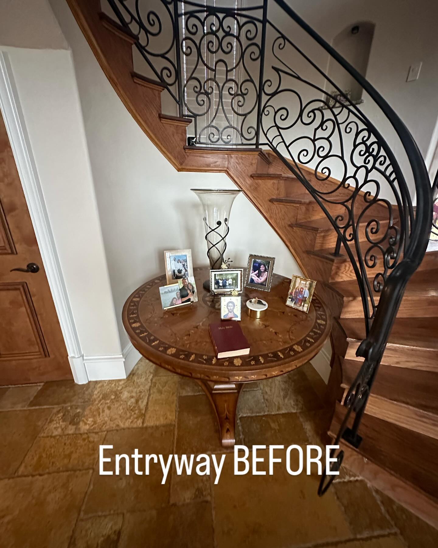 It's amazing how just a few small tweaks can completely transform an area of the home. Whether it's rearranging a few throw pillows, adding greenery, or introducing height, those little touches can truly elevate a space!
#EstesDesignGroup #EDG #LuxuryLiving #CustomHomes #InteriorDesign #DesignTips #DetailsMatter #HomeInspiration