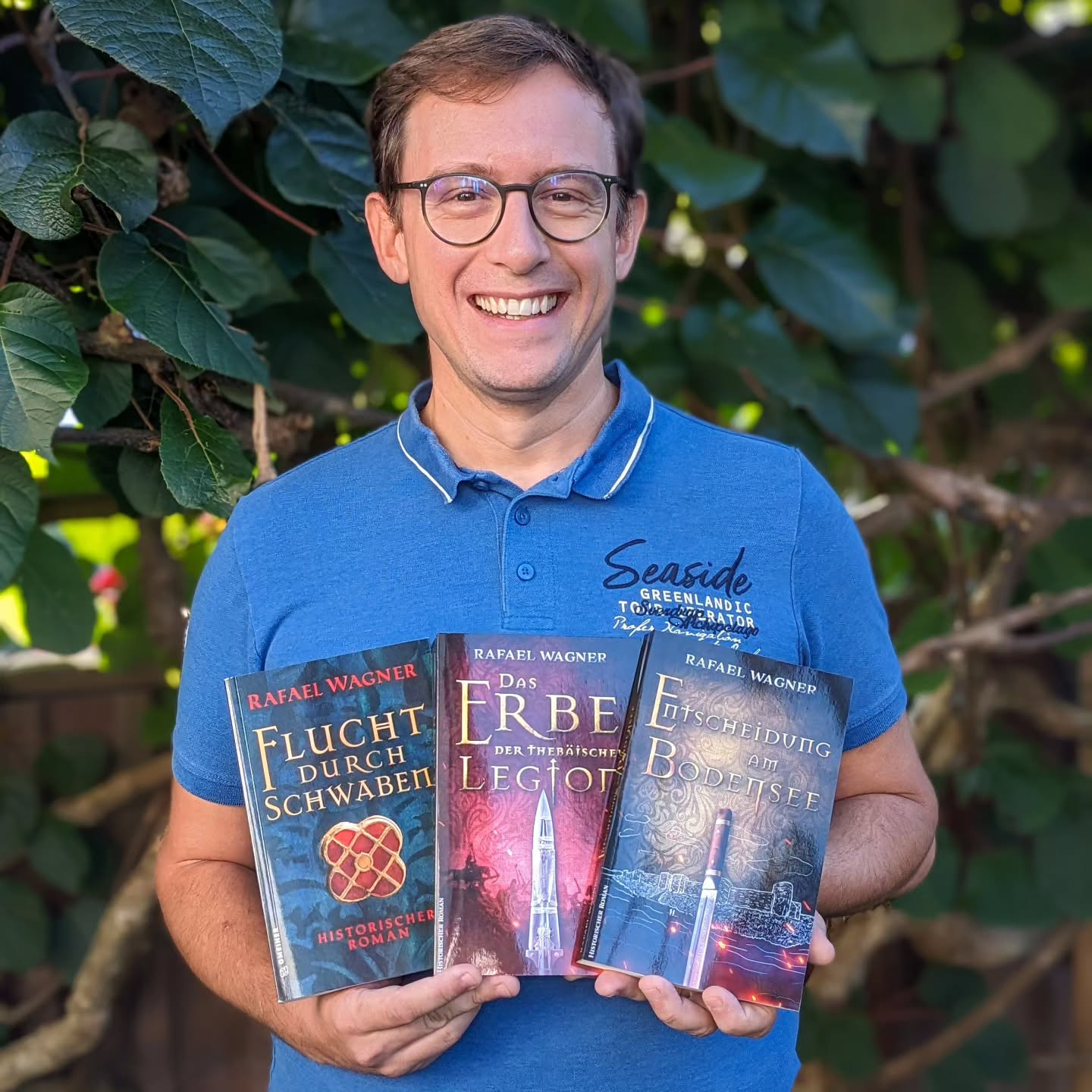 Bookbirthday! 🎉📚
Das Finale der Romantrilogie um Marcus von Arbona ist endlich da! 😃
Die Wirren des abenteuerlichen Jahres 933 führen den jungen Krieger Marcus und seine Mitstreiterin Anna vom Bodensee an die Unstrut und zurück bis ins Alpsteingebirge. Doch sind sie der neuen Bedrohung gewachsen?
Erhältlich als Taschenbuch und Ebook im Shop von #booksondemand und überall, wo es Bücher gibt.
www.rafael-wagner.ch
https://buchshop.bod.de/entscheidung-am-bodensee-rafael-wagner-9783759766977
#marcusvonarbona #arbon #arborfelix #ostschweiz #bodensee #schwaben #thurgau #stgallen #appenzell #mittelalter #frühmittelalter #mittelalterroman #historischeromane #historischerroman #neuerroman