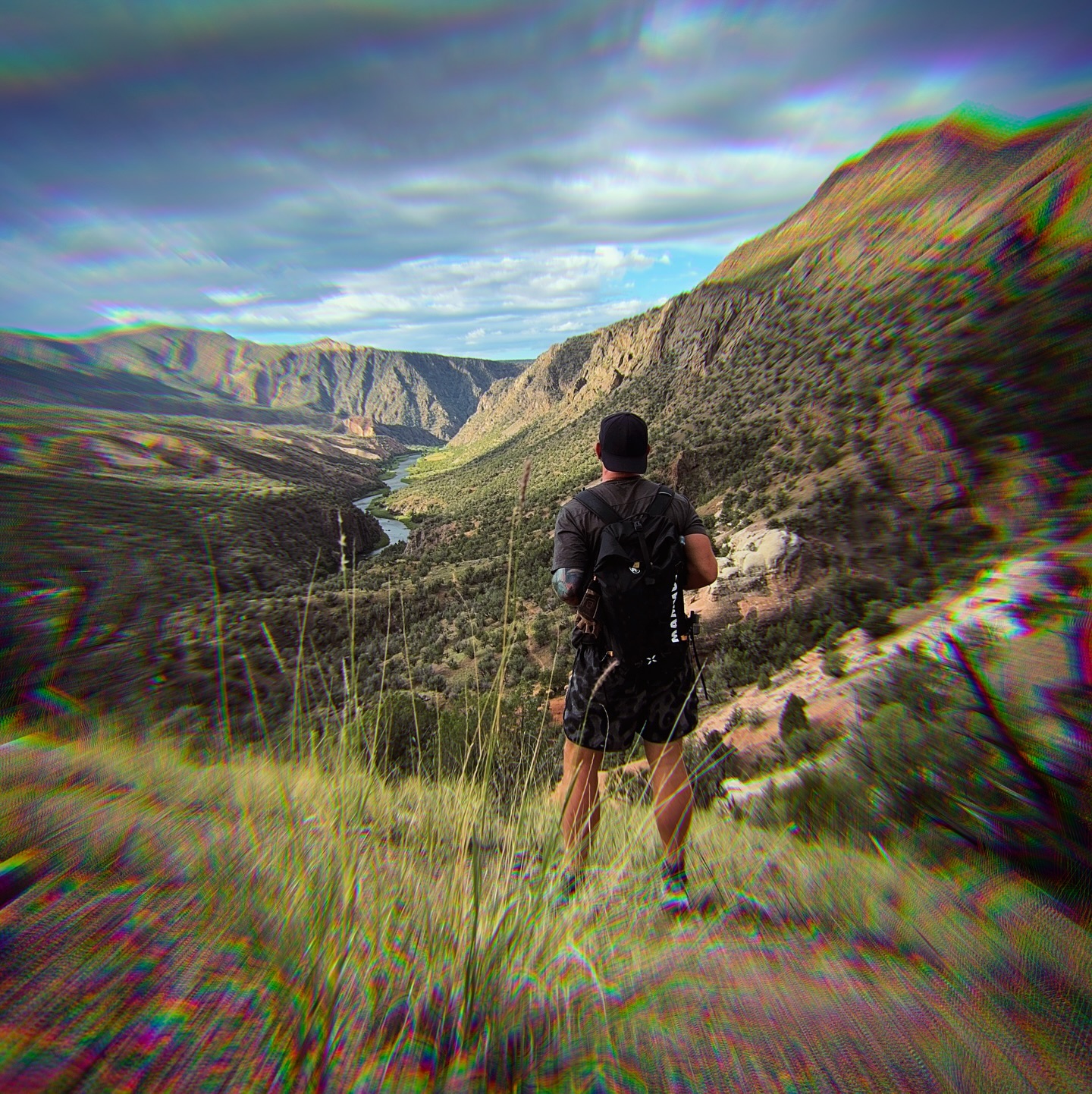One of those moments deserving to be captured. Helps me preserve the emotion they bring. Overlooking the Gunnison River, I felt a rush of inspiration, like I’d been teleported by my own leg power into a place where red rocks give way to the Jurassic World of Colorado. This was one of those ‘wow’ moments that made me reach for my camera.