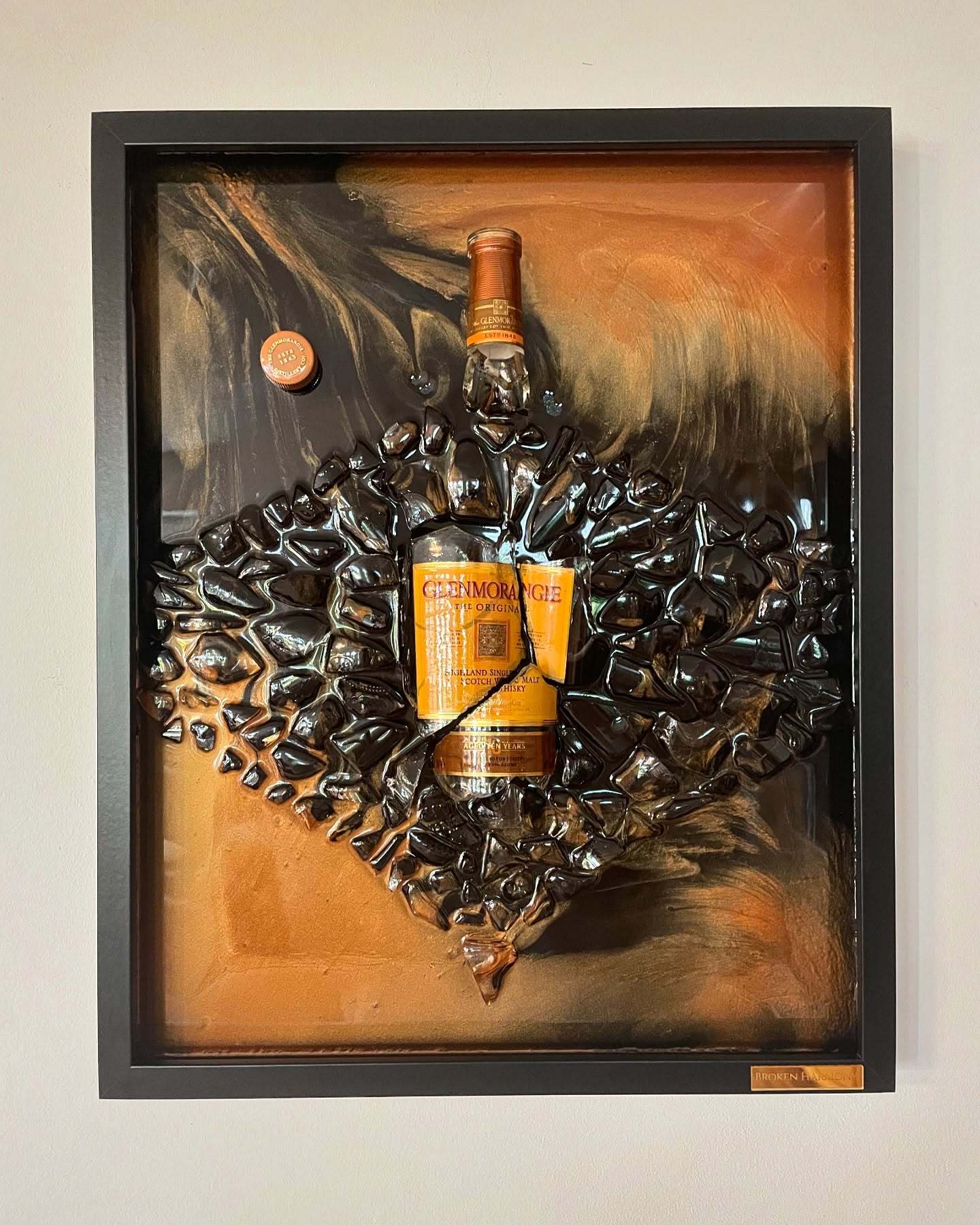 ☀️GLENMORANGIE im 50x40cm Rahmen mit braunen Farbelementen☀️ #brokenbottleart #art #new #special