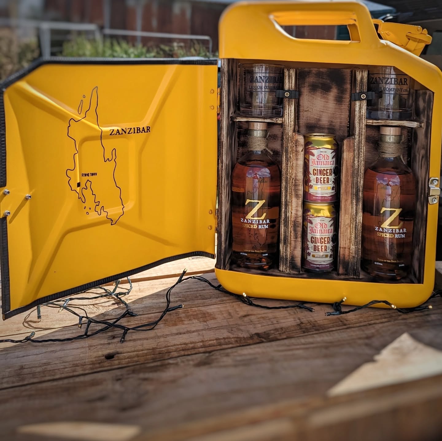 Debut of our colourful Zanzibar Jerry Cans at Shrewsbury last weekend! So pleased with how popular they are! 🔥
The ultimate mini-bar setup? We think so too 🙌🏽
They'll be on the website shortly, but drop us a DM if you'd like to reserve one (there's only 3 left! - we'll be making some more in October🤌🏽)
Now need to find a way of mounting these to the Land Rover..
*Currently only available in the UK
#jerrycan #minibar #zanzibar #spicedrum #spicedgin #cocktails #rum #custom #bar #custombar #tasteofthespiceislands #zanzibarrum