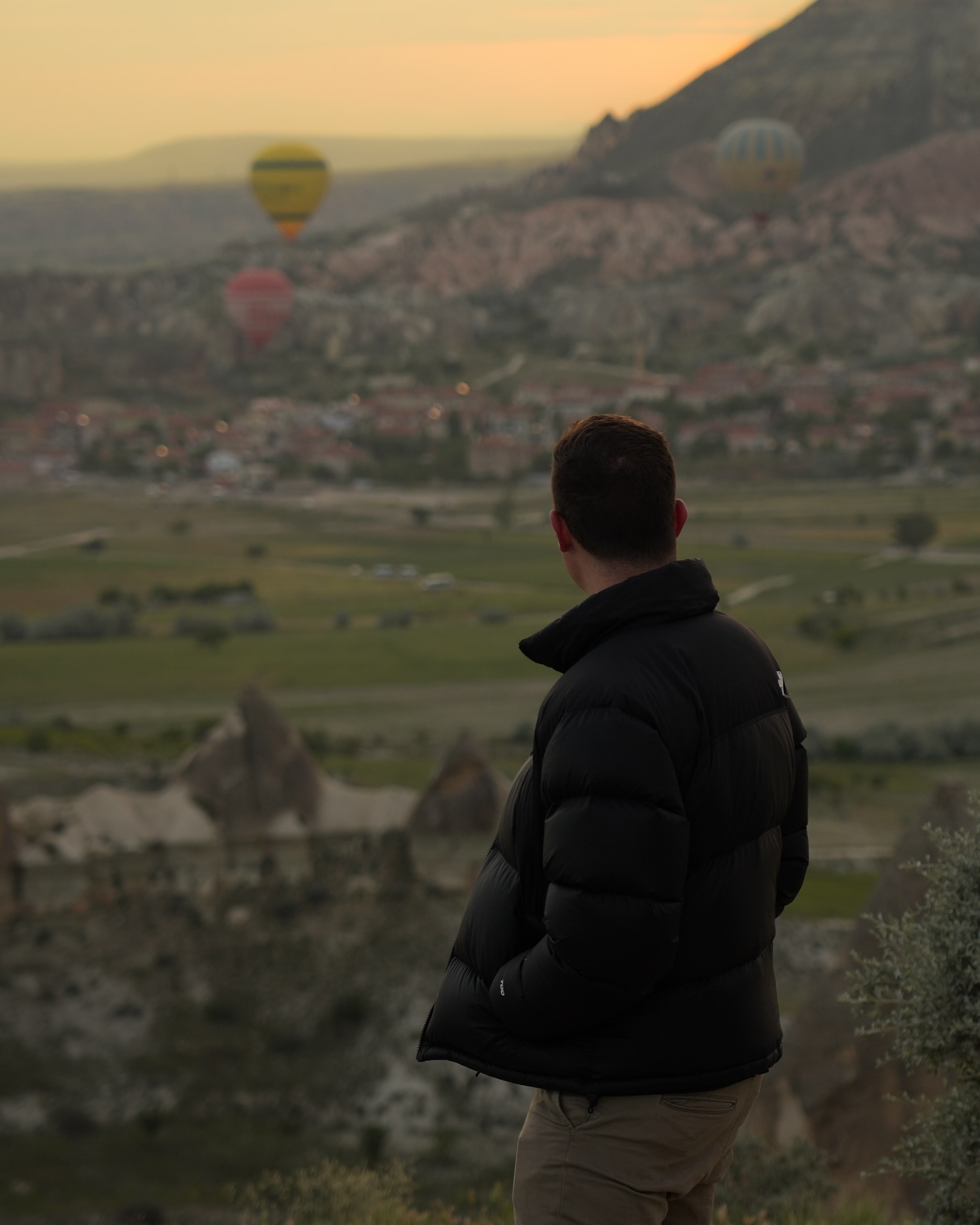 📍Cappadocia, Türkiye
balloon heaven🎈
Had some extra pictures left from my trip to Turkey.
#cappadocia #türkiye #stayandwander #outdoortones #roamtheplanet #discoverearth #iamatraveler #photographytravel #travelawesome #traveladdict #traveldeeper #beautifuldestinations