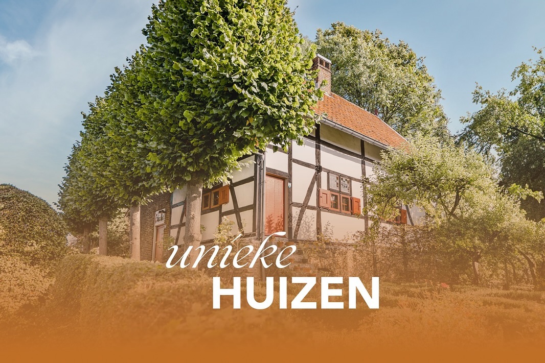 UNIEKE HUIZEN // ๐ธ
Vorig jaar september stuurde @boonheuvellandmakelaars mij de weg op om 12 unieke huizen te fotograferen. Waarom 12? Omdat deze woningen een plekje kregen op een verjaardagskalender; voor iedere maand dus een andere woning, mรฉt een uniek verhaal erbij. Want al deze huizen hebben een bijzonder verhaal te vertellen. Van een heel huis dat werd โverplaatstโ, tot aan een spookhuis en huizen met een emotionele waarde.
โก๏ธ swipe voor enkele fotoโs die op de prachtig vormgegeven kalender terug te zien zijn
.
.
.
#bedrijfsfotografie #bedrijfsfotograaf #realestate #realestatephotography #architectuurfotografie #architecturephotography #woningfotografie #fotograafzuidlimburg #businessphotography