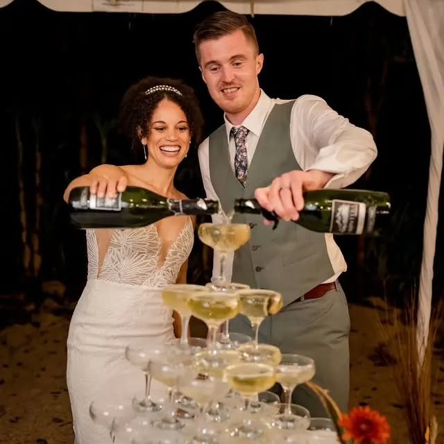 Spice up your champagne toast with a champagne tower 🍾🥂
Photo credit: Sylvia Guardia