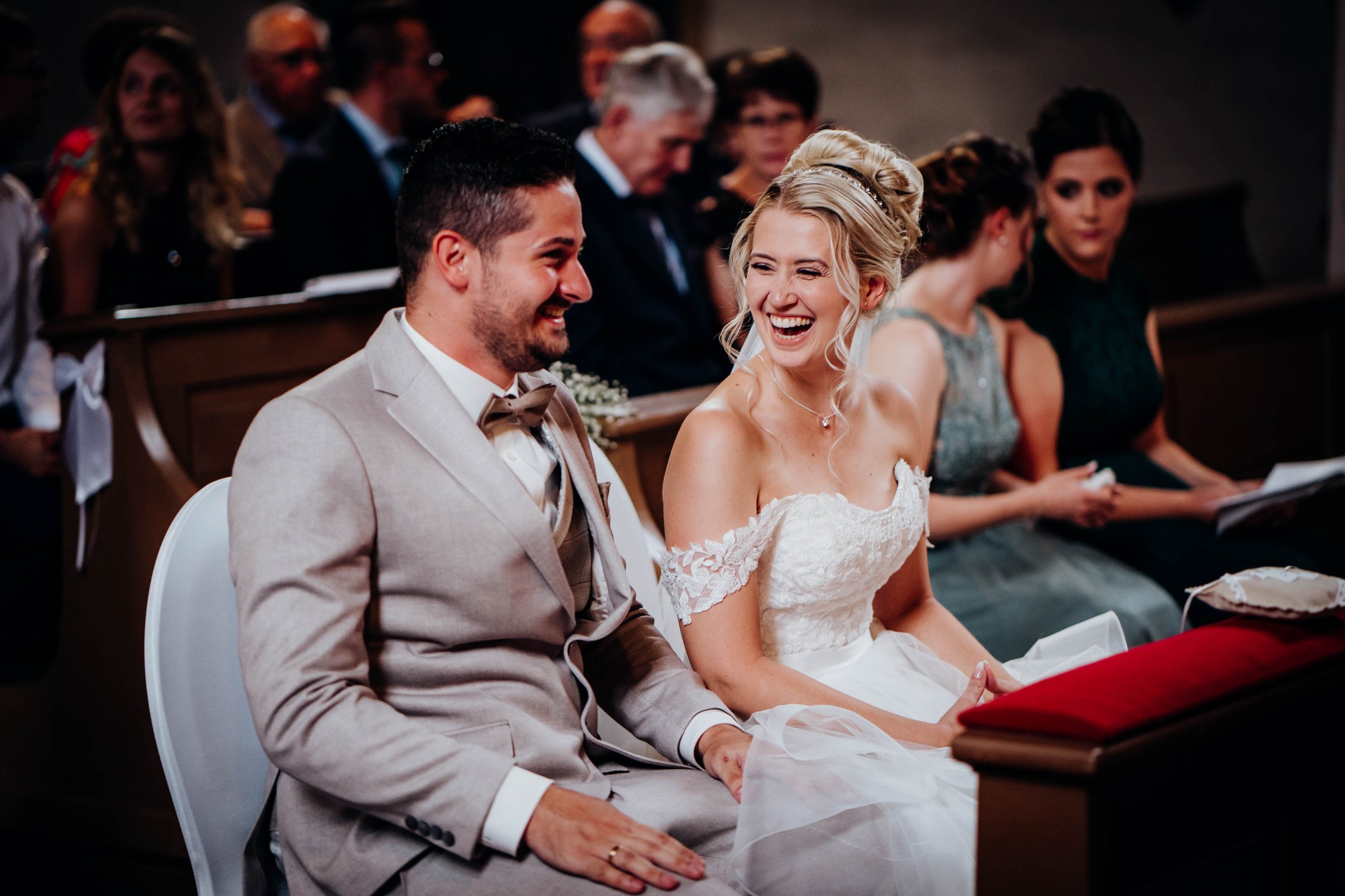 Hochzeit von Sabrina & Christoph..
#hochzeitsfotos #hochzeitsfotograf #hochzeitsreportage #weddingpics #weddingphotography #brautpaar #brautkleid #lookslikefilm #hochzeitsfotoswürzburg
#hochzeitsfotografwürzburg #hochzeitsfotosfrankfurt #storytelling #storytellingphotography