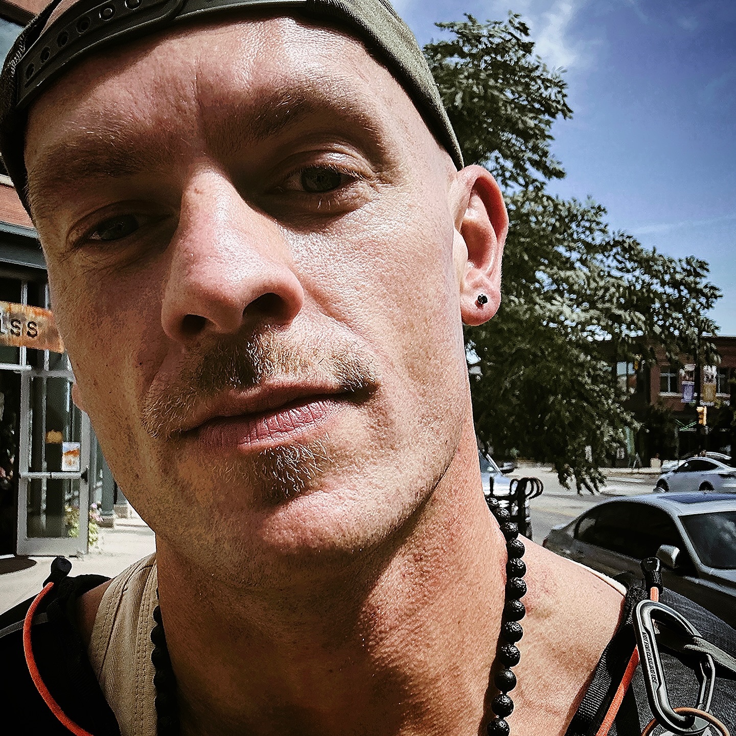 Joined the pierced club ⚫️💎 And you know what? I’m totally diggin’ it! 🤙🏼