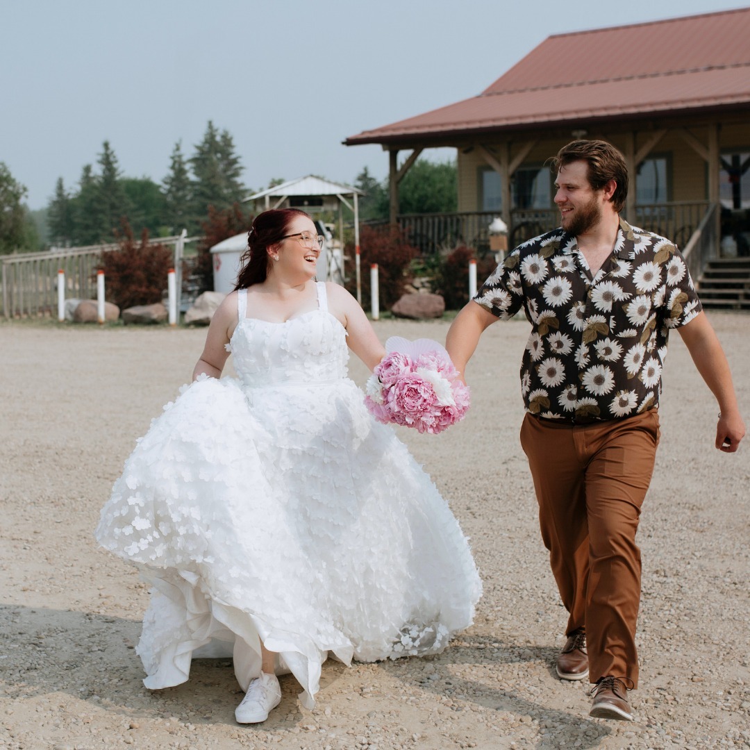 Chloe & Peter's wedding day was sweet and intimate on a backyard lake property. Their wedding was surrounded with family, with flowers from Baba's garden as a bouquet, customized wine glasses, and suits to match the color of their pup (pup not pictured because it was too hot & smoky).
So many amazing wedding days lately - and slowly getting them added to the grid.
Bridesy Babe: @chloeu21
Groom: @peteyguy
Flowers: Baba's home garden
Hair / Makeup: @hairwithmelaniefunk & bride Friend
Dress: @geminibridal
Groom Attire: @maisonsimons @fellowbyfloc
Rings: @shopspence @manlybands