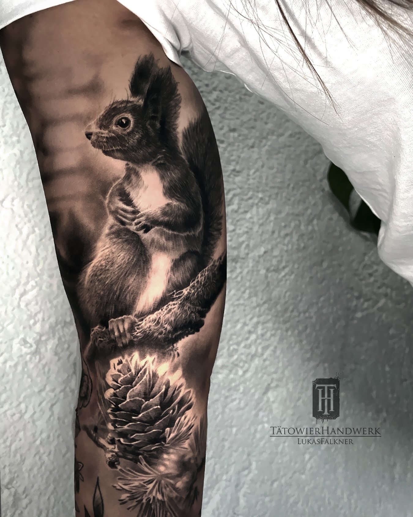 „Oachkatzl“ - completely healed 🐿️
#tattoo #ink #squirrel #realism
