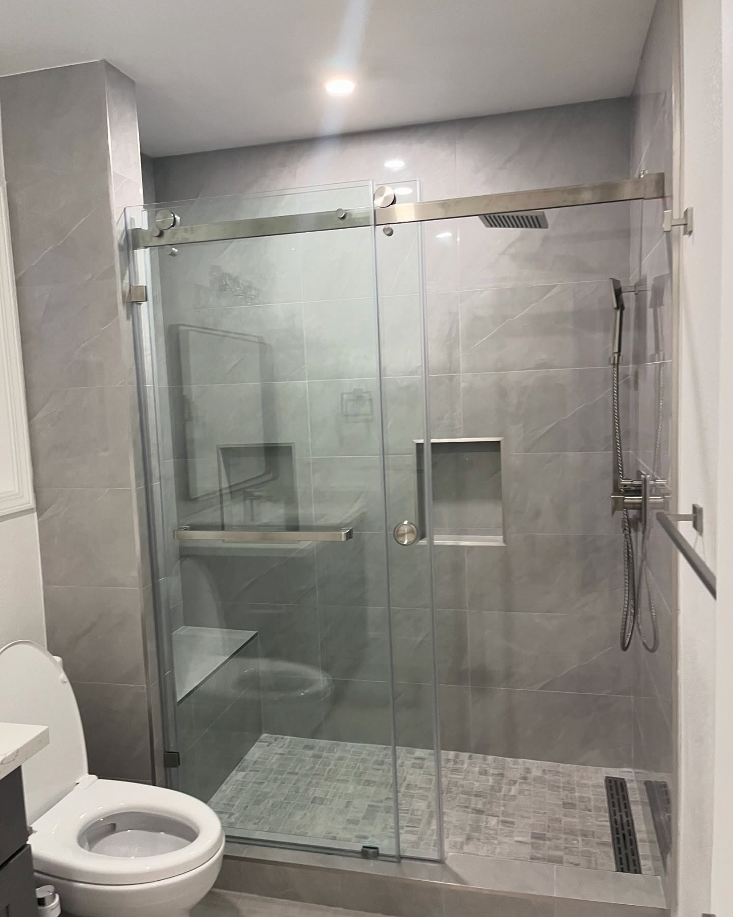 #architect.#custommade #bayarea #southbay #losaltos #losaltoshill #paloaltomarket #paloalto #sanfrancisco #sanjose #santaclara #sunnyvalecalifornia #menlopark #modern #modernhome #realestate #cabinet #structure #design #designdeinteriores #customhomes #kitchen #bathroom #bathroomdesign #modernhomedesign