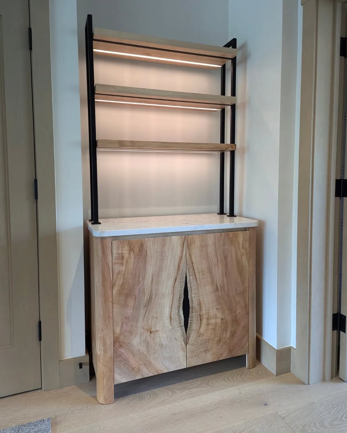 For this custom cabinet project we broke down some larger figured Maple slabs, resawed them into veneers and built them back up again. Stone top, rounded legs, steel framing and led lighting.
.
.
.
#liquorcabinet #figured #maple #moderndesign #steel #details #stone #maple #customfurniture #colorado