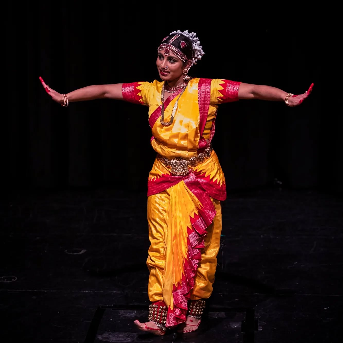 Photography by @pawbrownphoto at Kala Bhavan of Calgary's 2024 dance recital. Dance photography is a tricky art, working with movement and stage lighting in tandem. Peter captured incredible shots for us that we truly appreciate!
Bharatanatyam class registration for Fall 2024 is now open! Go to www.kalabhavan.ca to register
.
.
.
.
#kalabhavanofcalgary #kbc #bharatanatyam #yycdance #recital #photography #folk #garba