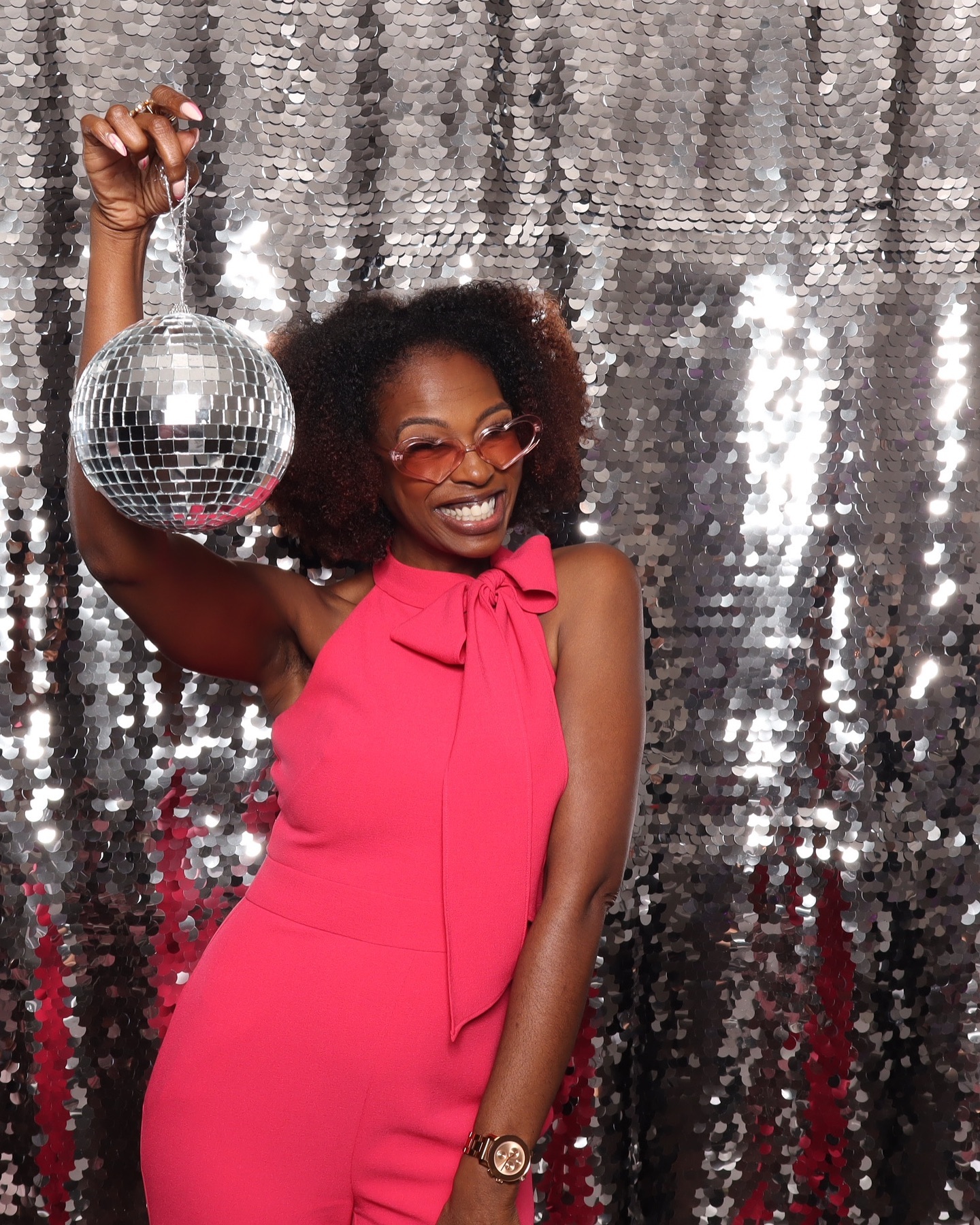 The disco ball goes hard! ✨ It’s our top party prop that guest love using. I love seeing it used in creative ways!