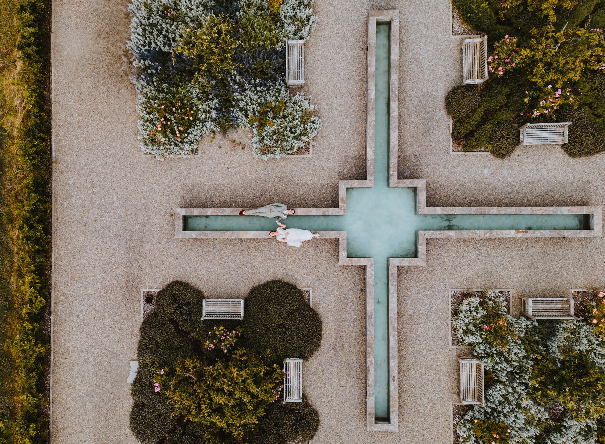 Hochzeit von Sarah und Tobias.. Tolle Hochzeit im Oriental in Schillingstadt. Klasse Location und Mega-Stimmung!
#hochzeitsfotos #hochzeitsfotograf #hochzeitsreportage #weddingpics #weddingphotography #brautpaar #brautkleid #lookslikefilm #hochzeitsfotoswürzburg
#hochzeitsfotografwürzburg #hochzeitsfotosfrankfurt #storytelling #storytellingphotography #burgsonneberg #gettingready #makeup #schillingstadt #orientalschillingstadt #drohne #drone #dronephotography