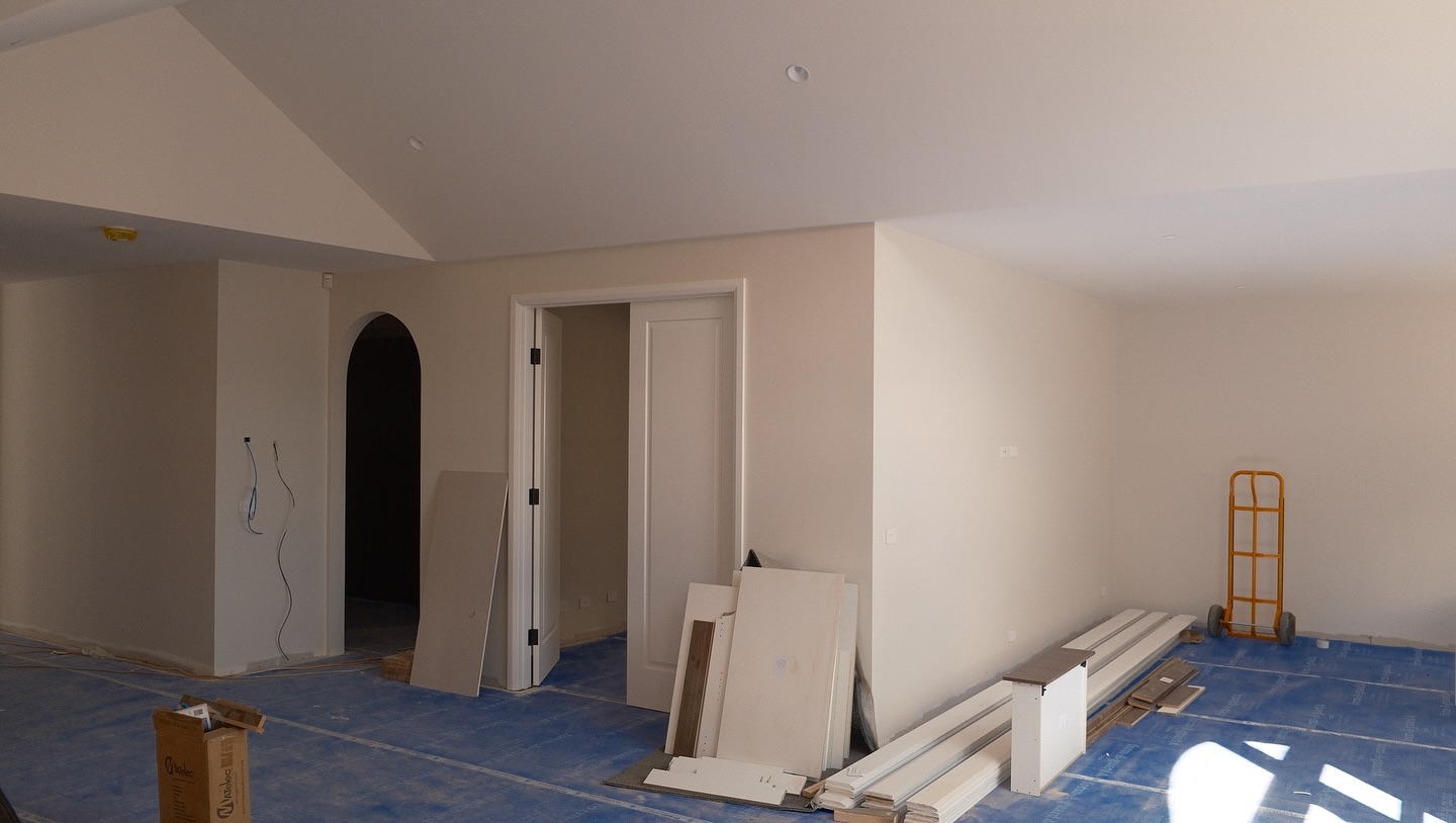 Fix & fit off stage // Essendon North