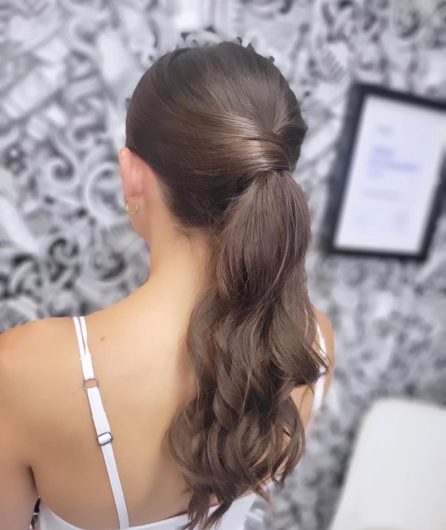 Low pony for rehearsal dinner || @hairrby_heather ✨
Book your trials today!
•
•
#trials #lowpony #glam #hairstyles #newburyportma