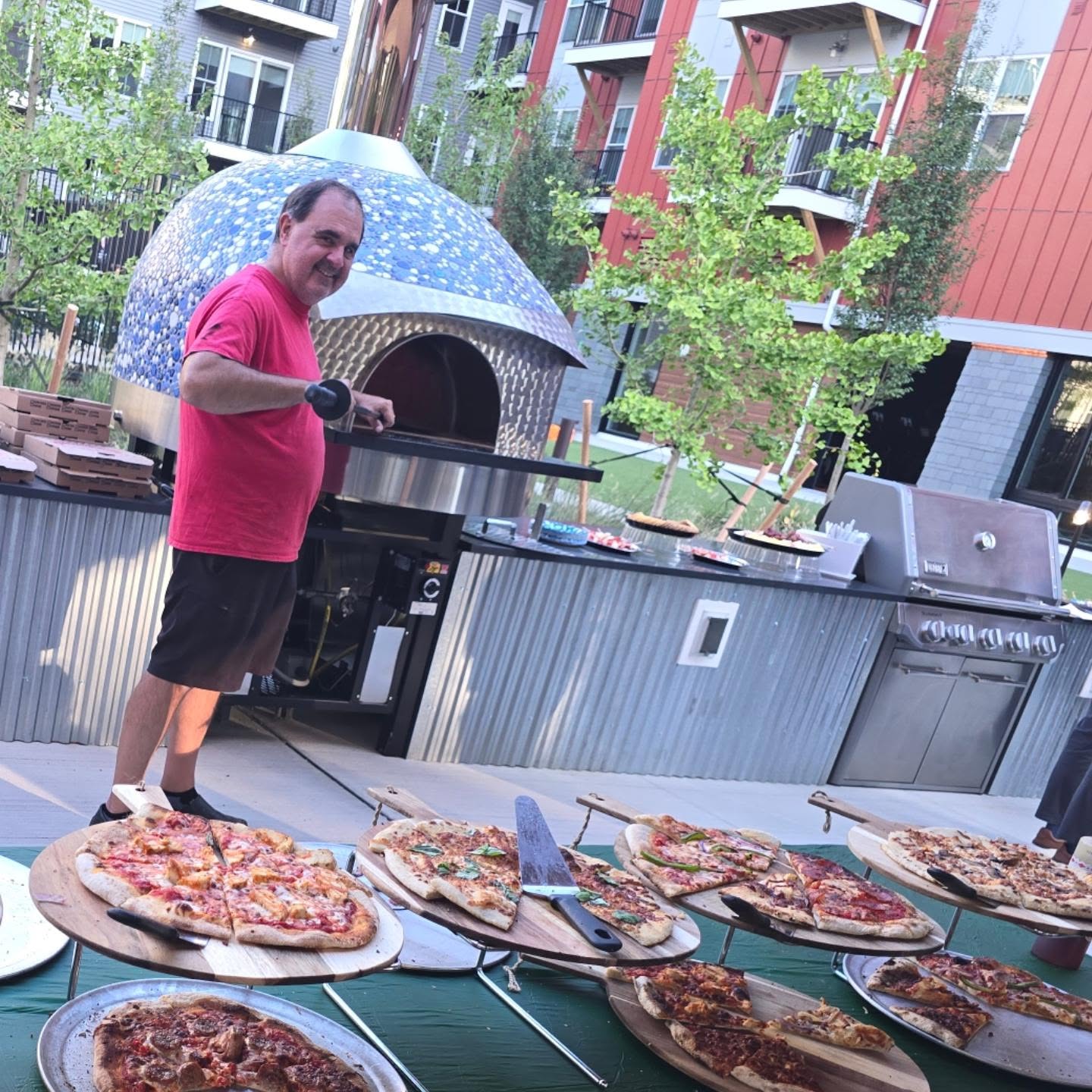 We had a great time at @thelodgemarlboro and had the honor of the maiden voyage with their beautiful pizza oven, just one of the amazing amenities available to their residents. Talk about luxury living! 🍕