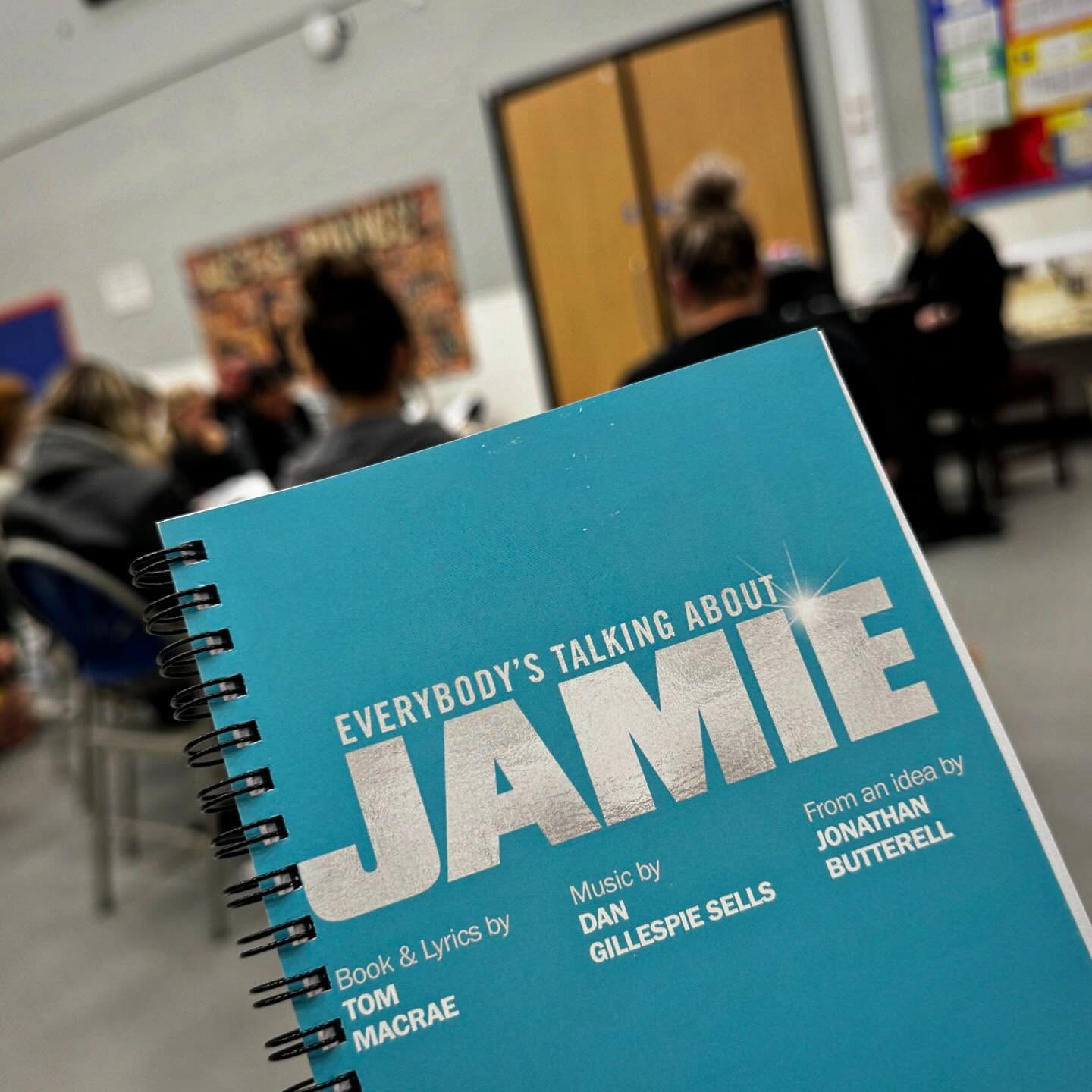 The first rehearsal is officially underway for Everybody’s Talking About Jamie! Great seeing the cast together and getting started! Let’s get this show on the road! It’s going to be a ‘work of art’ 🎶🎵