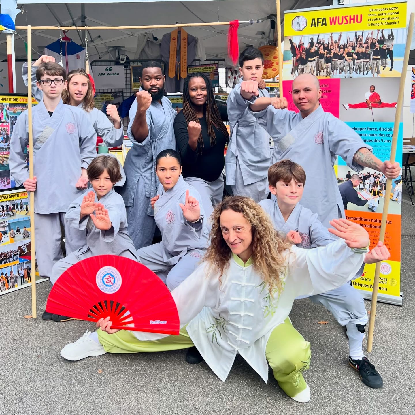 AFA Wushu était présent au Forum du Temps libre et des Loisirs du 18e aujourd’hui. Bravo à nos athlètes pour leur super démo qui a conquis le public ! 🔥
#kungfushaolin #kungfuparis #wushuparis #paris18 #forumdutempslibreetdesloisirs