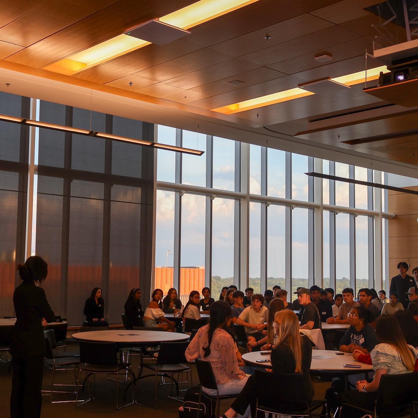 look at all those smiles! thank you all for attending mass meeting, we are looking forward to speed dating tonight 🗣️☺️