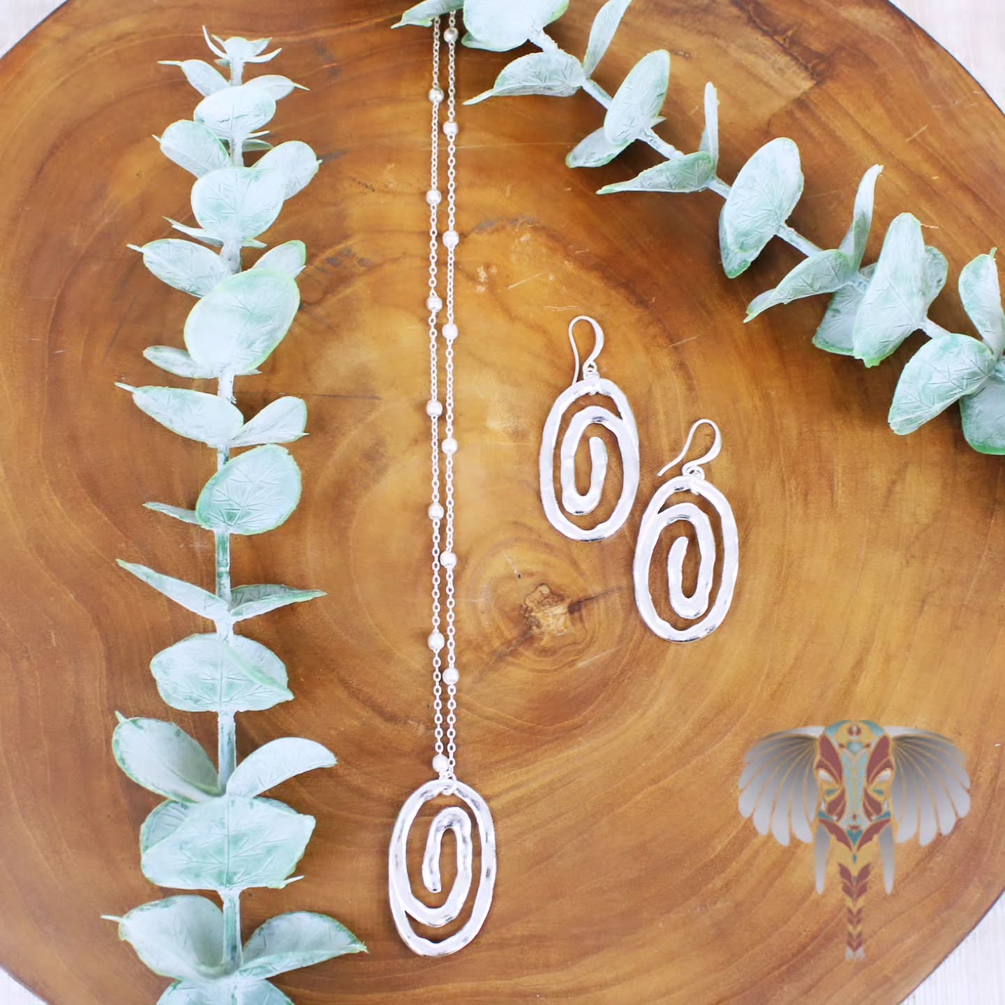 Treat yourself this weekend 🥳
Introducing our bestselling silver-plated design - a quirky swirl with a lovely hammered finish. Wear the necklace solo, or complete the look with the matching earrings and wait for the compliments to roll in 💅❤️
🚨 Save 10% with the code 'HELLO10' 🚨
#ethicallymadejewellery
#silverplatedjewellery
##shopsmalluk