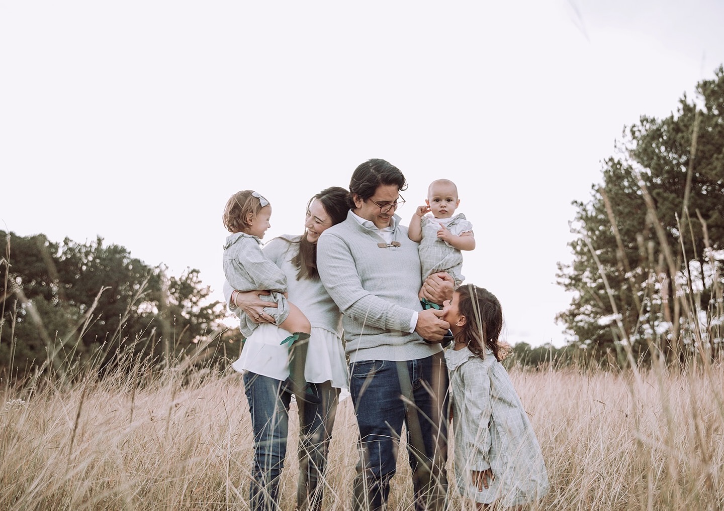 One of my favorite locations in Houston is a big open field! The light of sunset is always so beautiful trickling in from behind the trees and grass
#photography #couplesphotographer #houstonphotographer #explore #htxphotographer #htxfamilyphotographer #atxphotographer #lifestylephotography #houstoncouplesphotographer