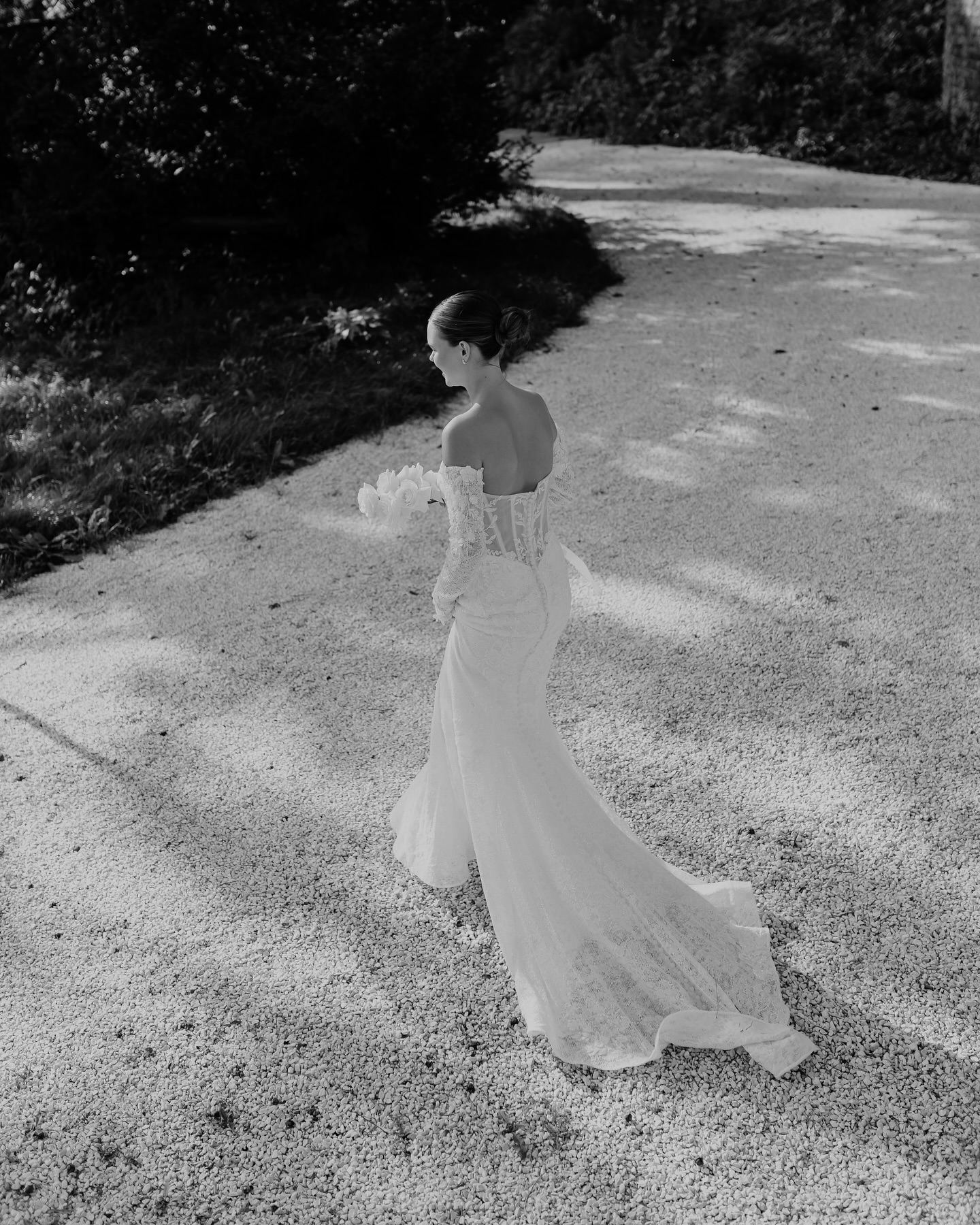 The bride 💌
Photography @karinawiebe_photography
Film @wildfirehearts.films
Gowns @martinalianabridal
Models @janinehassenrik @lorena_ubn
@kim.davut
Flowers & Decoration @houseoflove_cologne
Location: @stellarheni
Papeterie: @janinehassenrik