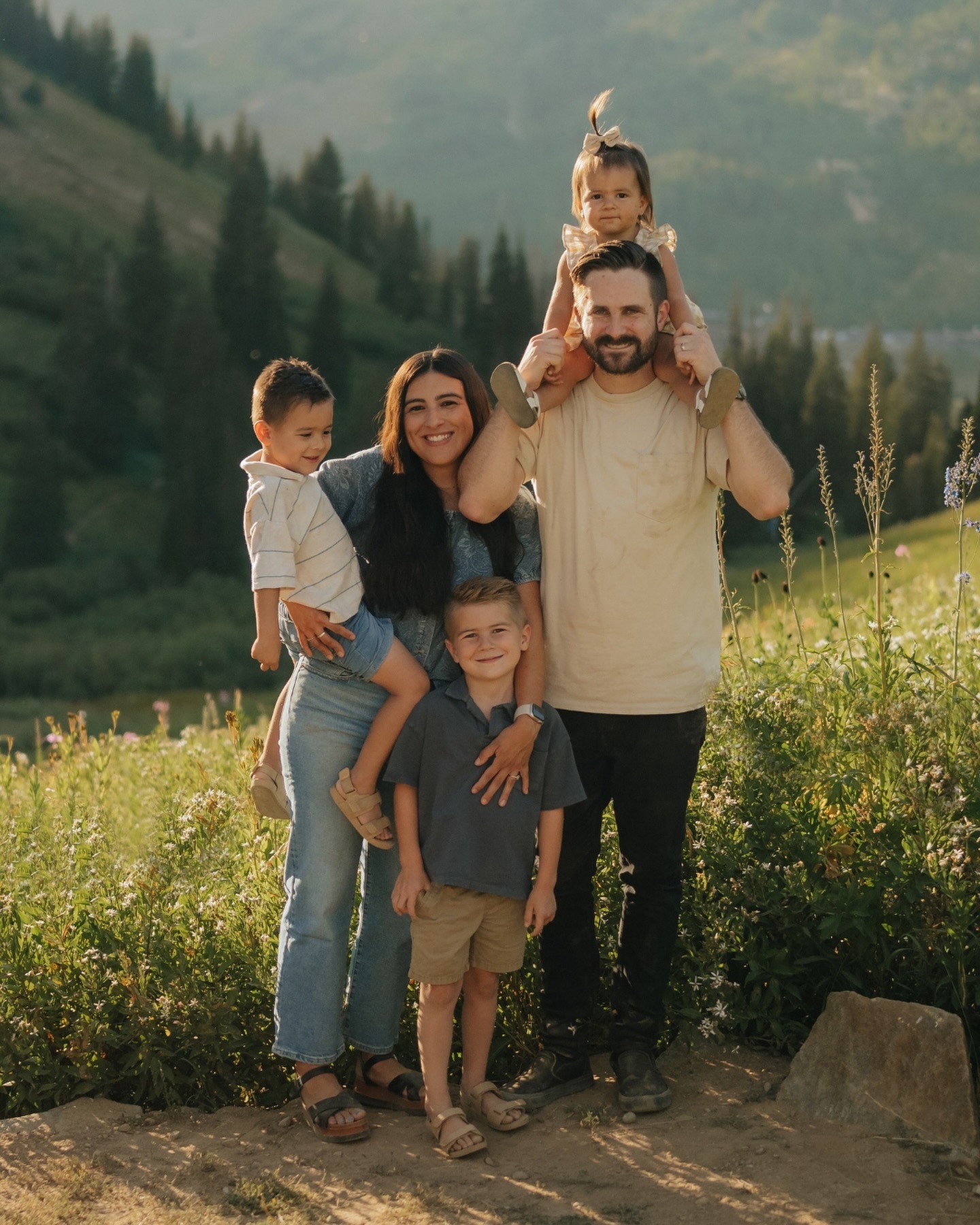 The sweetest family photos 💕 These little boys had Josh and I cracking up as we discussed things like bugs, rocks, and favorite popsicle flavors.
I’m so thankful for repeat clients it means the world to me. I love catching up with families each year and seeing your kids grow. I love seeing past brides again at their friend’s or relative’s wedding. I cannot express how thankful I am for all the wonderful people we’ve had the chance to meet over the years. 🥰 Grateful for each of you and honored to take your photos. 📸