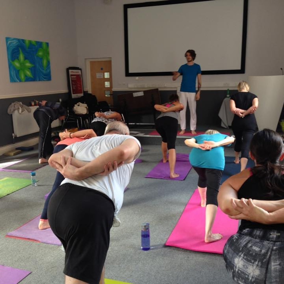 Over 8 years of teaching my own yoga classes comes to an end, so I’m gonna be posting snaps from this chapter, starting with these early ones from where it all began!
This is me during my yoga teacher training in 2016 with @samraoyoga_partners . 😅
