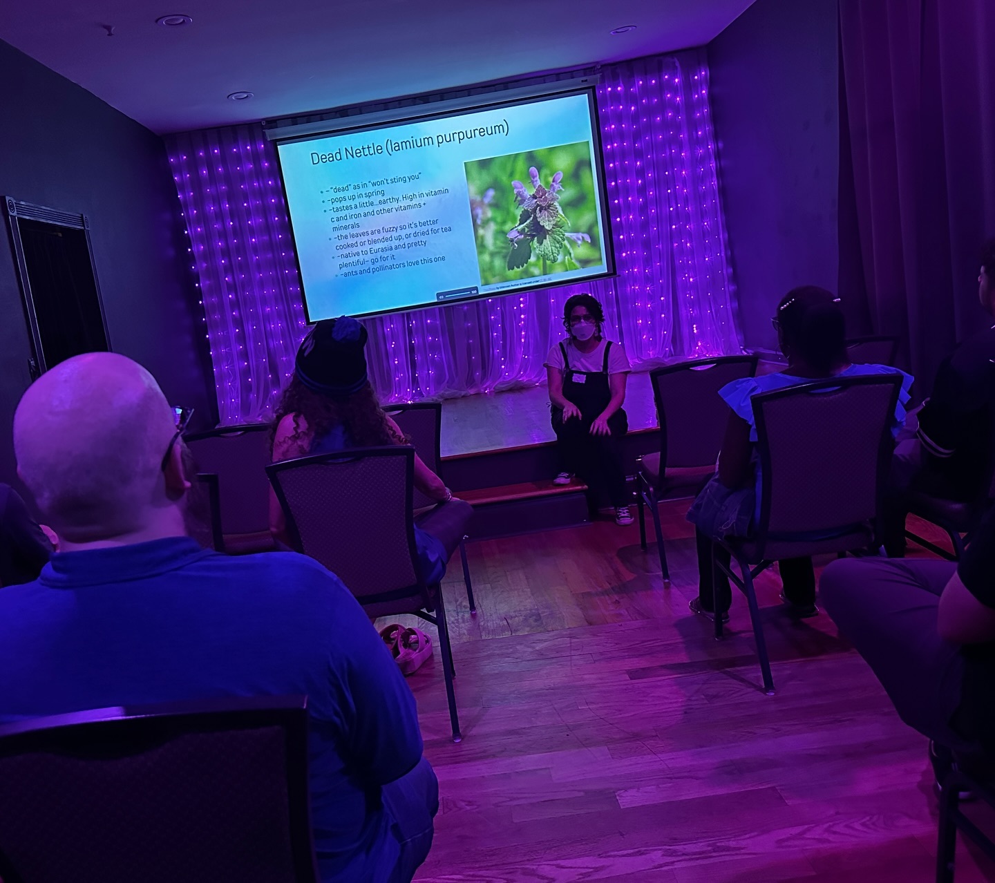 It's PowerPoint time with @biplusga ! We just heard a #PPT on Willy Wonka films and now we're hearing some rad info about weed and mushroom foraging in ATL!
#powerpointparty #mircosoft #prezi #atlantapride #publicspeaking #eastatlantavillage #eaststlantabiz