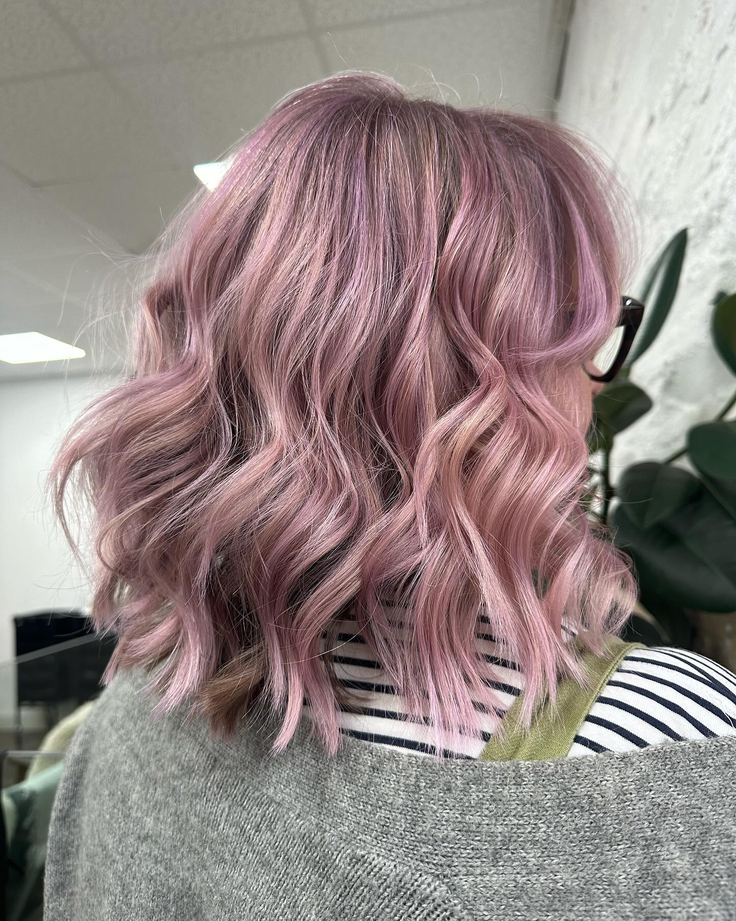 • I’m just obsessed w pink hair 🥹😭 Anyone else?!🌸 •