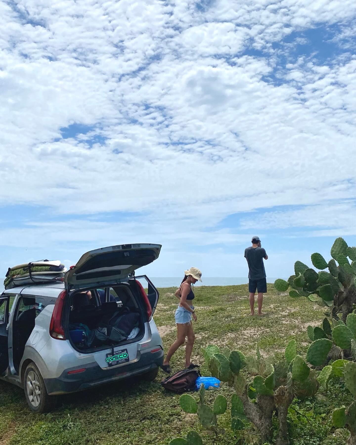 South outside the bay surftrip🏄🏻♀️🏄🏻♂️🌊
•
•
•
•
•
#surflessons #surfvallarta #gosurf #instabeach #waves #instamexico #instatravel #family #jalisco #vacation #sea #views #surf #surfing #fun #puertovallartasurf #mainlandmexico #surftrip