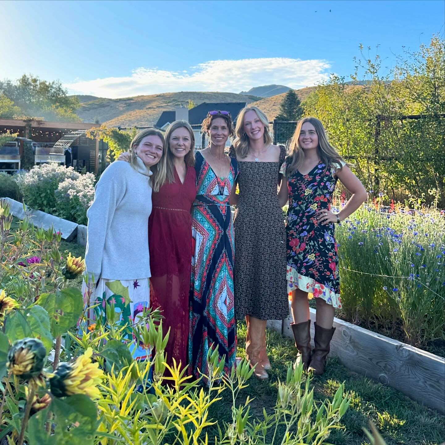 The season is winding down and with that we wanted to take a moment to share gratitude for our incredible team of FarmHers. This season has been humbling but working along side these women has been the biggest reward. A huge thank you to our current and past farm teams for making the hard work worth it, feeding our community, and treating this land with the utmost respect 💗💖💞