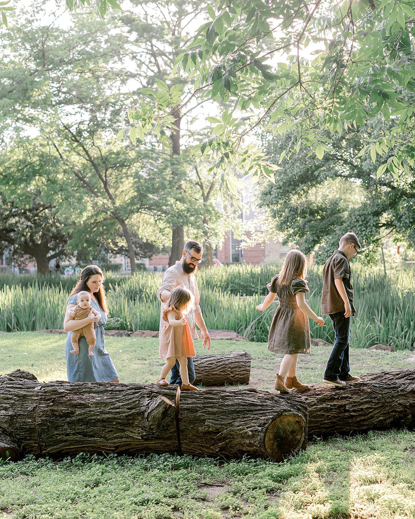 Springtime in Denton with the Murphys 🪵🌿👣☀️🌸
#dentonphotographer #twu #dfwfamilyphotographer #dentonfamilyphotographer #dallasfamilyphotographer #ftworthfamilyphotographer