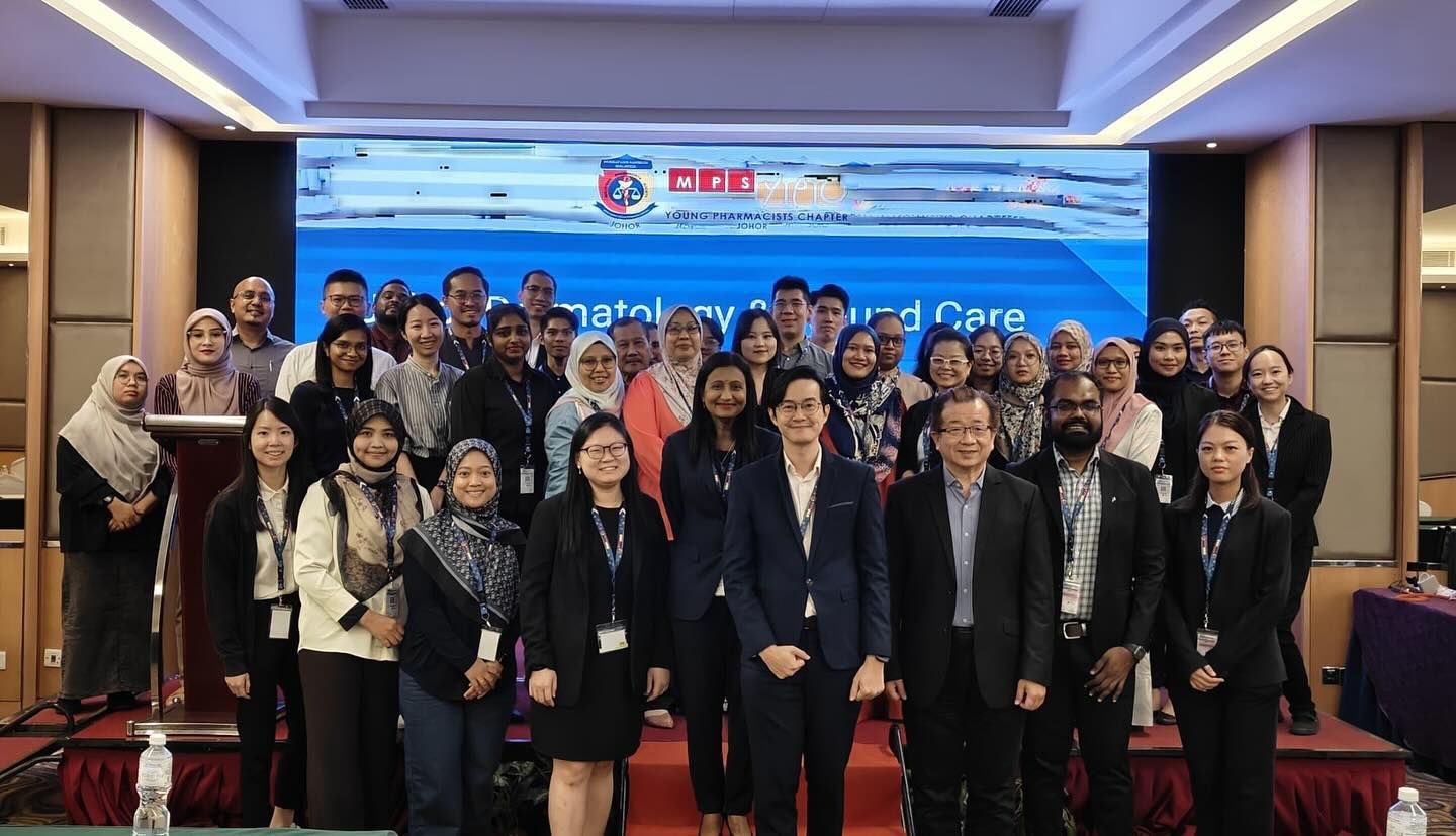 Today, I had a fulfilling experience presenting at the Johor Dermatology and Wound Care Workshop, organized by the Young Pharmacist Chapter of Johor. Discussing hidradenitis suppurativa provided an opportunity to highlight its significance for pharmacists, especially since many in the audience were from community and retail pharmacy settings. Although the topic is challenging even for doctors, the audience was receptive, and the lively Q&A session made it a genuine pleasure to engage with them.