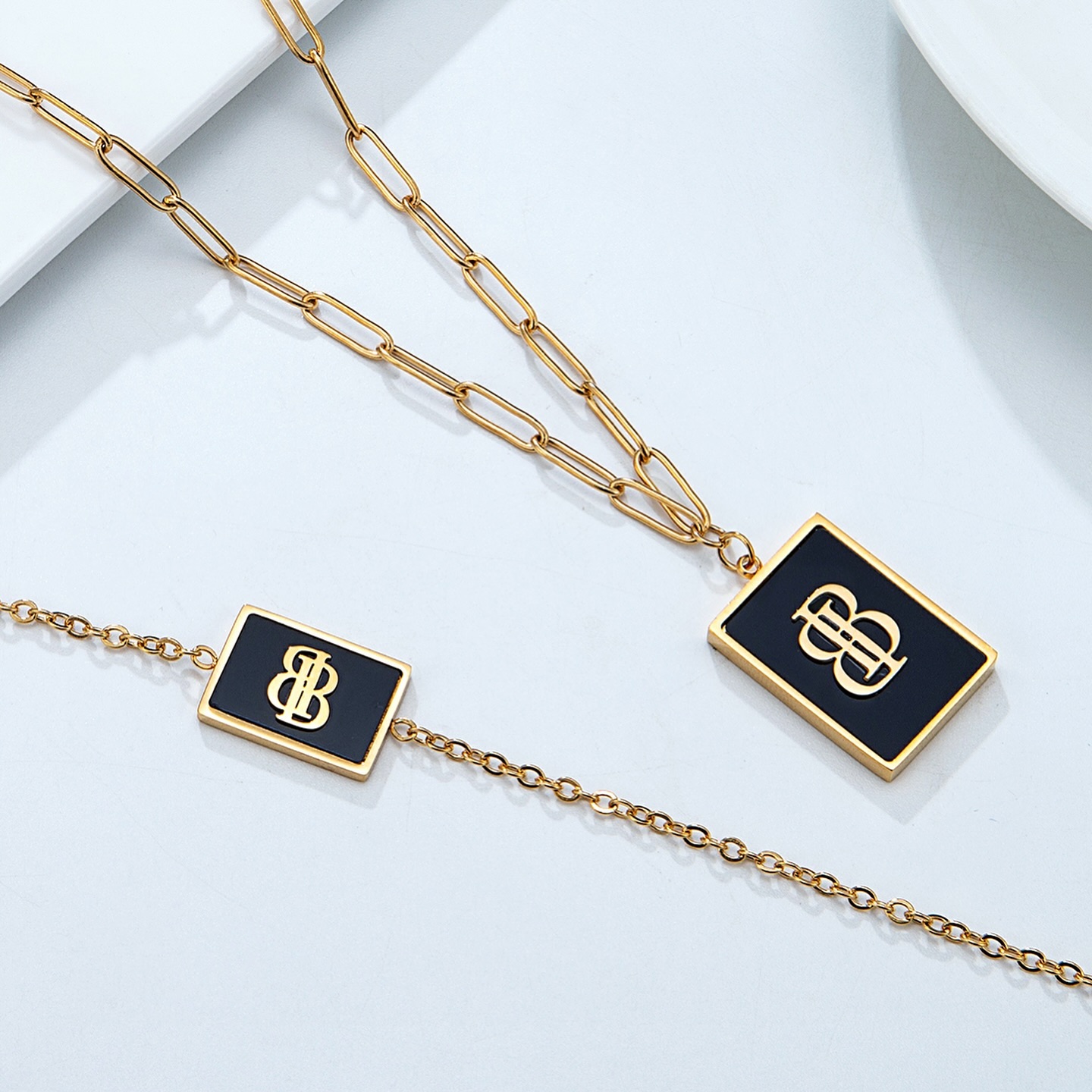 Give your days a different touch with these pieces ✨
available now !
🇰🇼🇦🇪🇶🇦