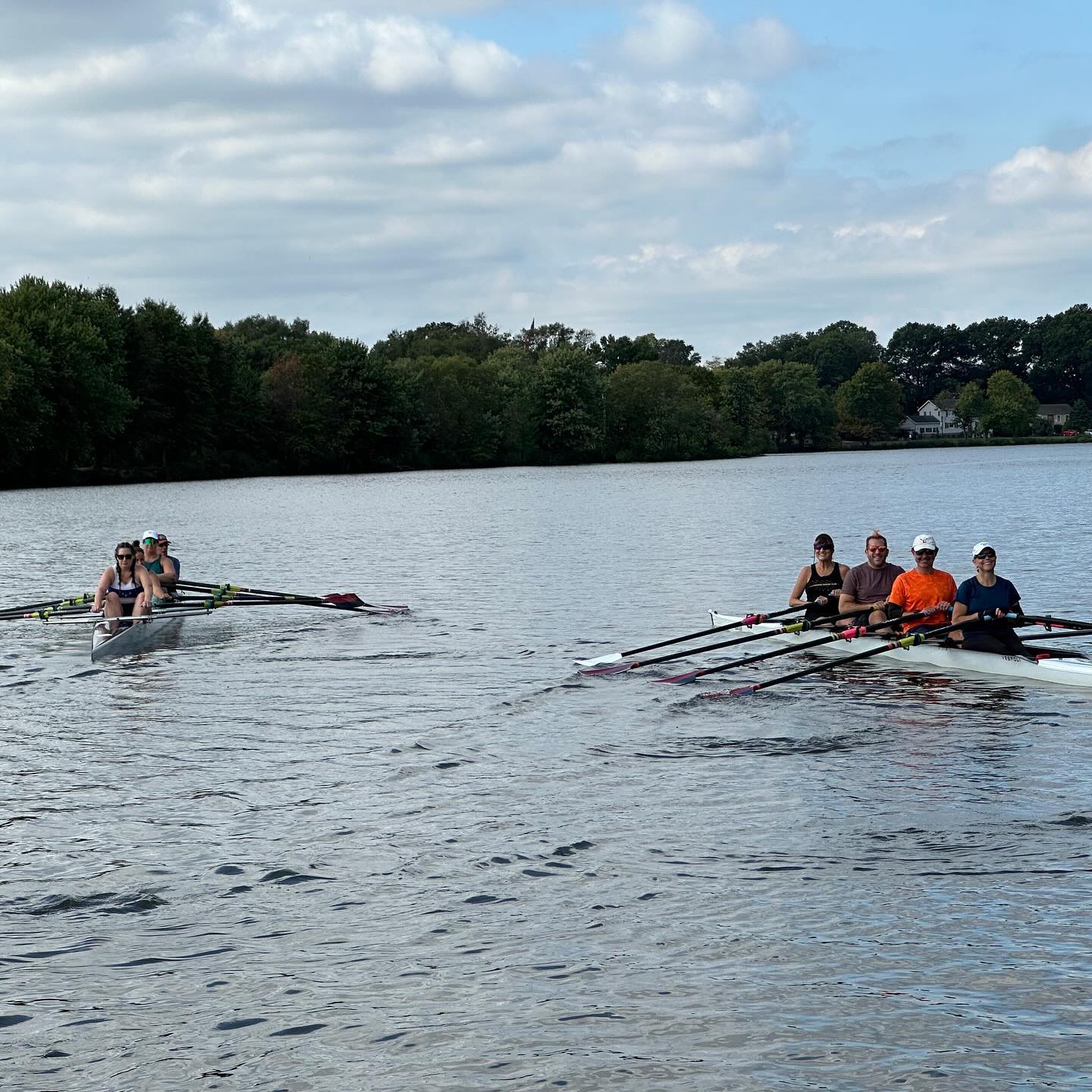 Beautiful day for an End of Summer “Barbecrew” last Sunday! Our members kicked things off with a fun row and then good, games, and mingling at the boathouse 🚣🌭🚣♀️🍔 #mastersrowing #barbecue #rowing