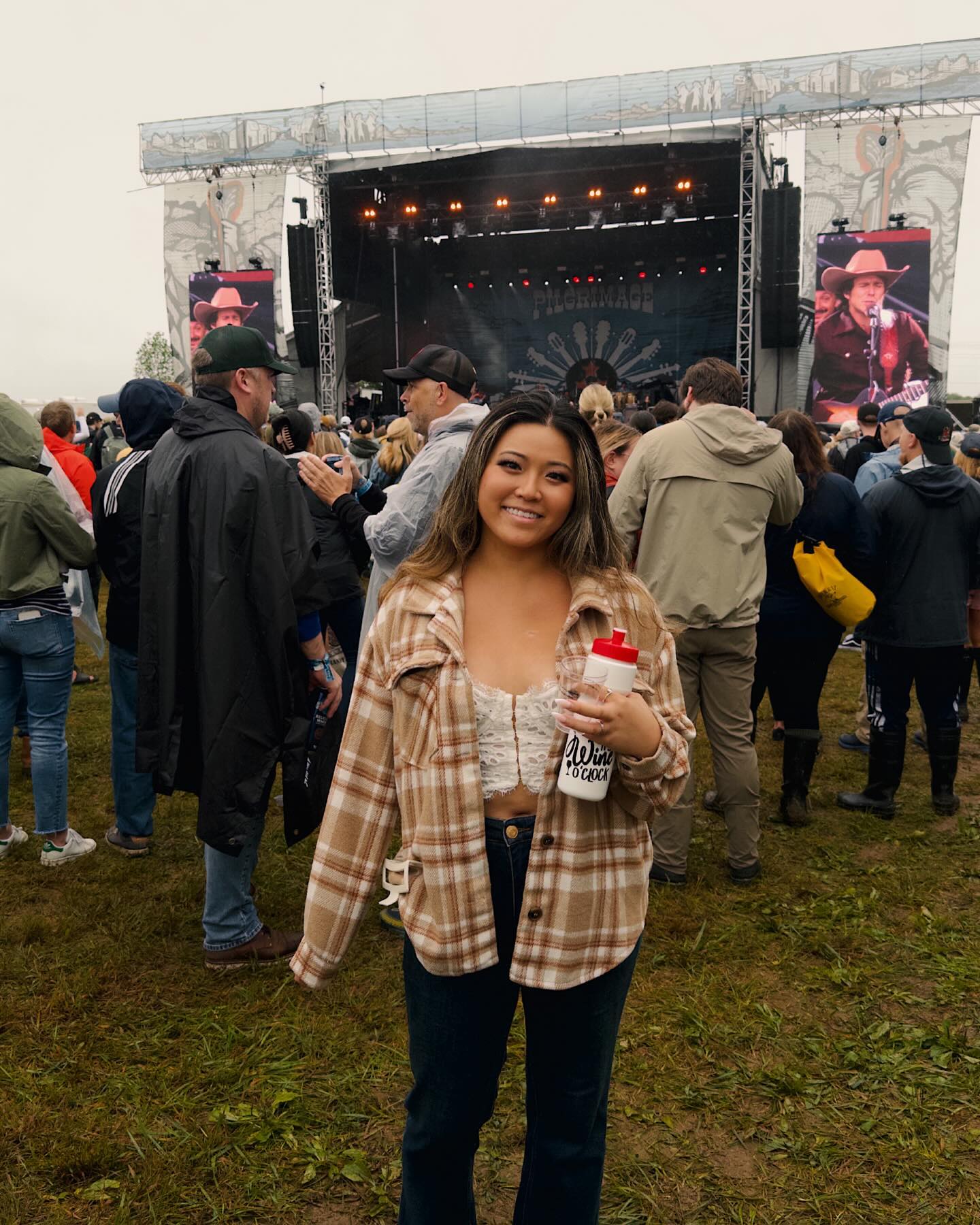 Went to church on Saturday and saw my therapist Sunday
#takemetochurch #hozier #orangejuice #noahkahan #pilgrimage